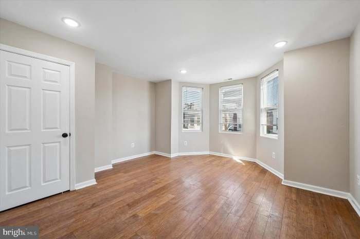Philadelphia Townhome: 6034 Irving St