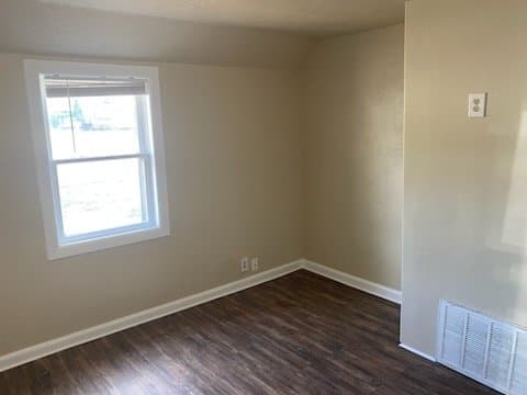 Springville House: 527 Swenson Ave