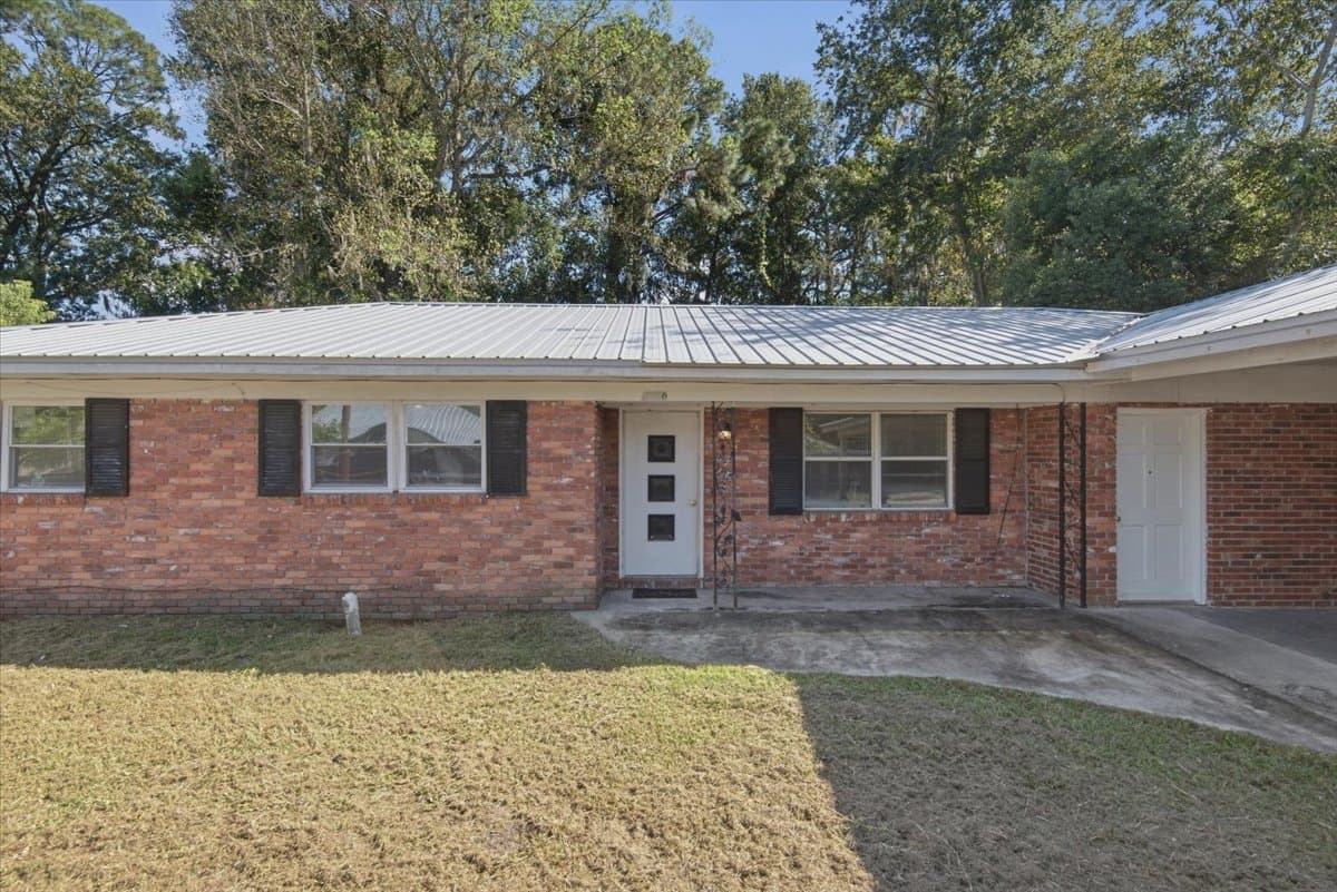 Brunswick House: 2226 Formosa Circle