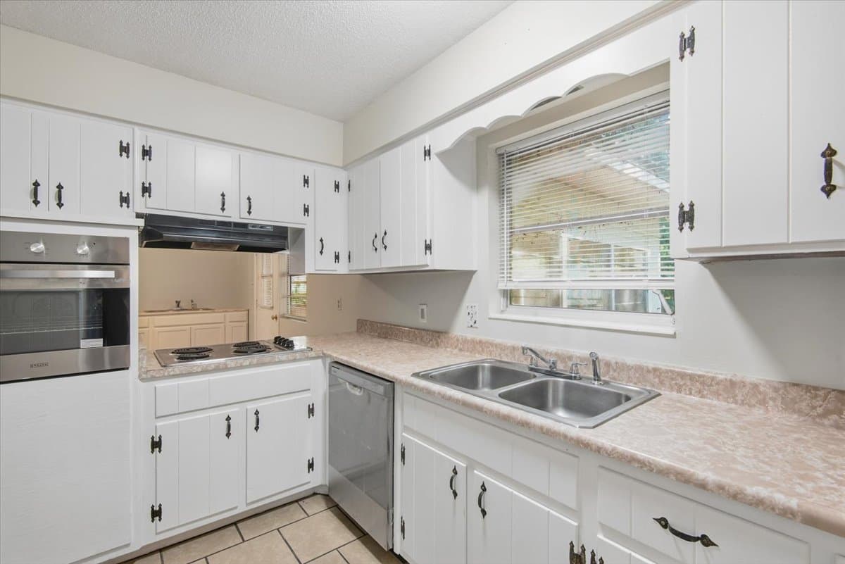 Brunswick House: 2226 Formosa Circle