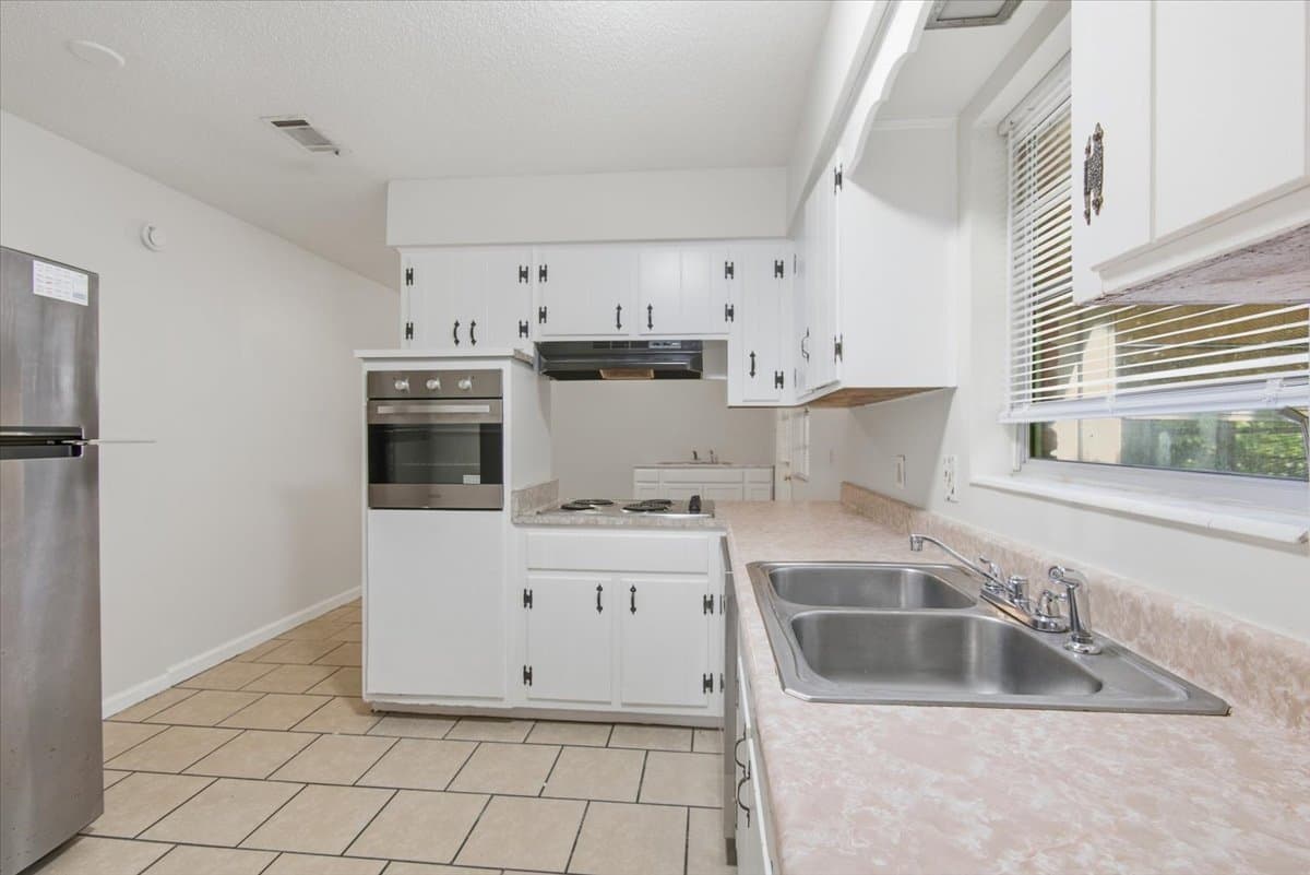 Brunswick House: 2226 Formosa Circle