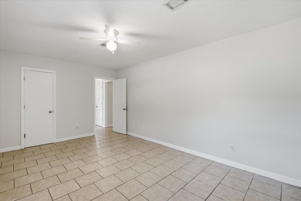 Brunswick House: 2226 Formosa Circle