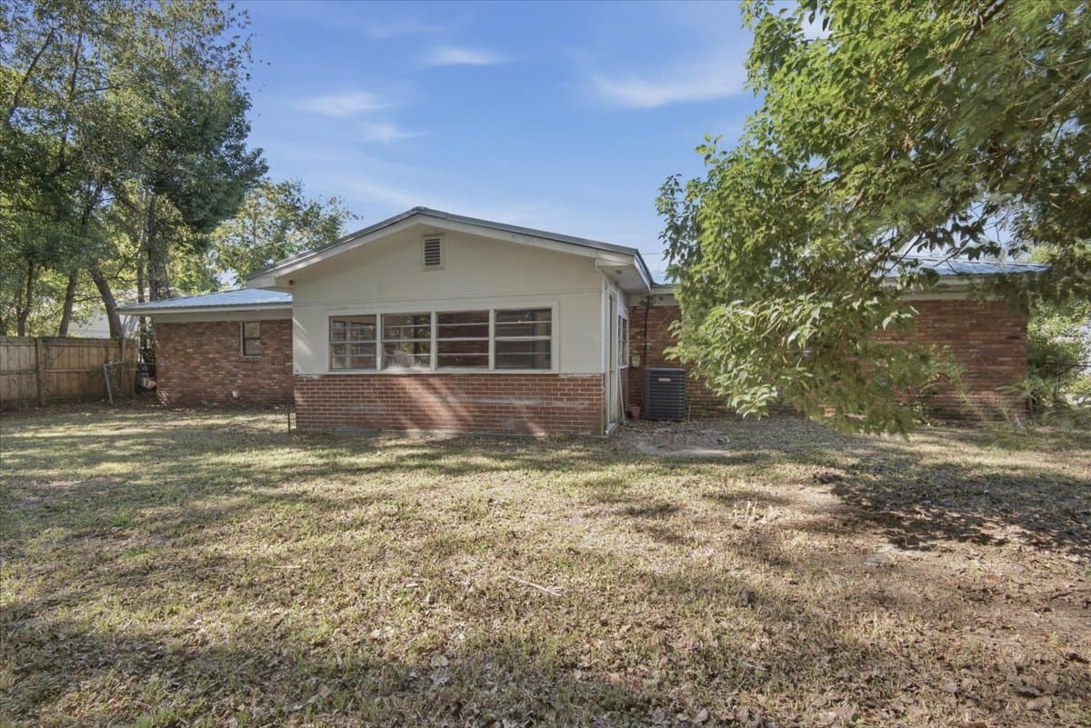 Brunswick House: 2226 Formosa Circle