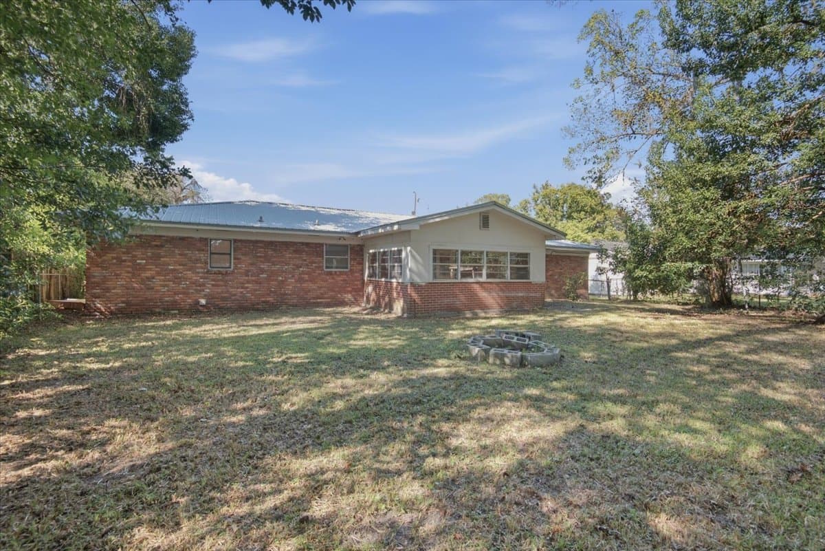 Brunswick House: 2226 Formosa Circle