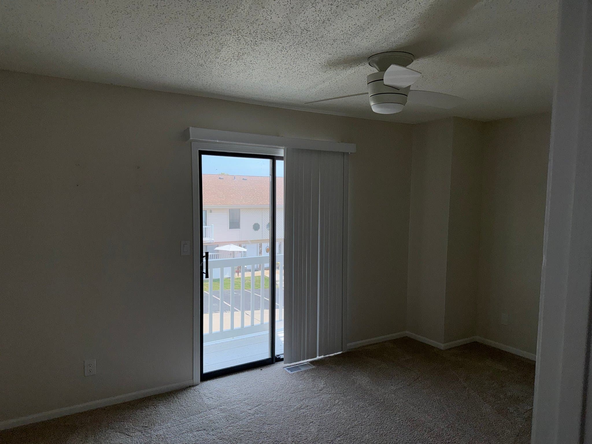Fenton Townhome: 2529 Wyaconda Ct