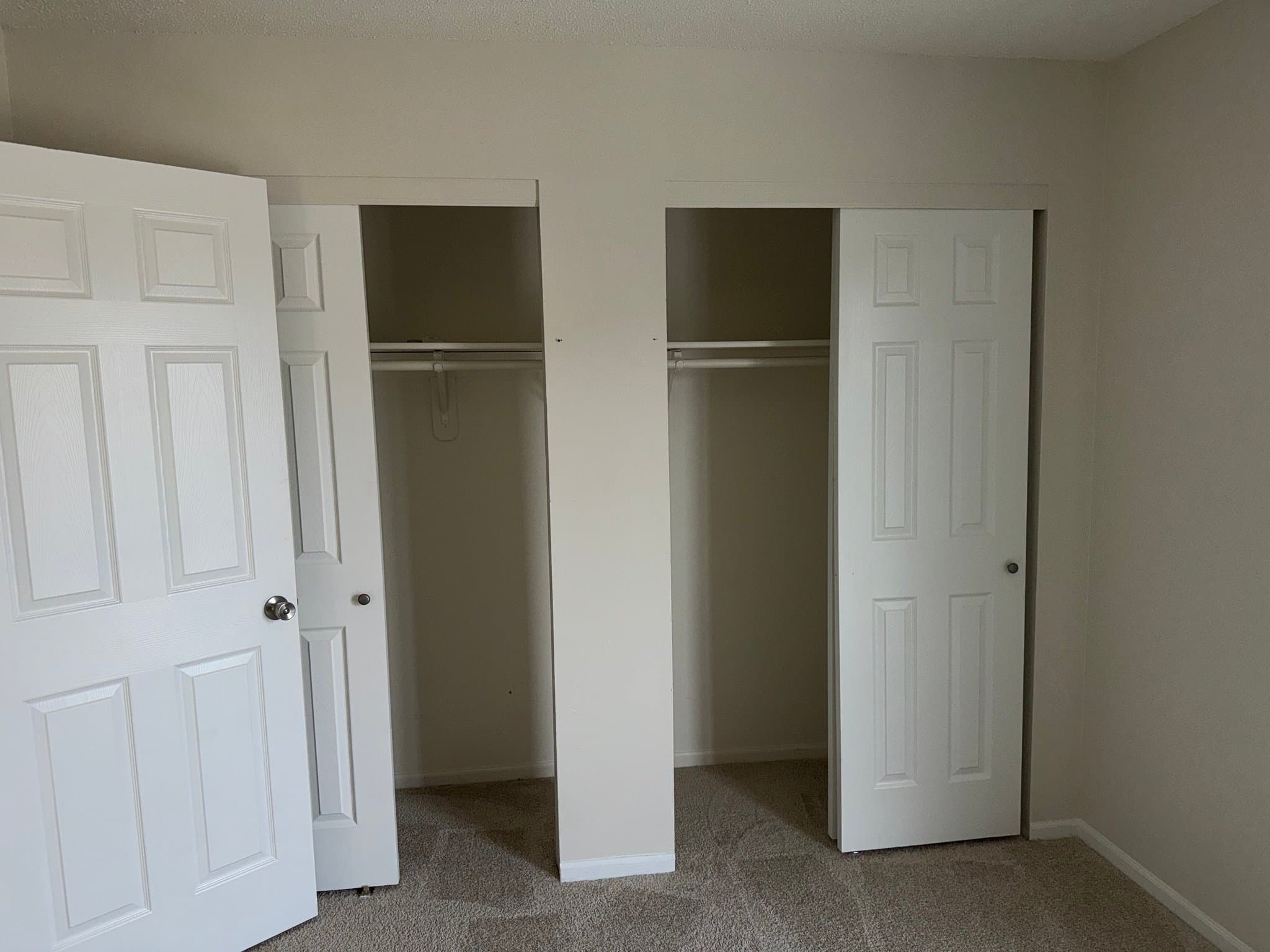 Fenton Townhome: 2529 Wyaconda Ct