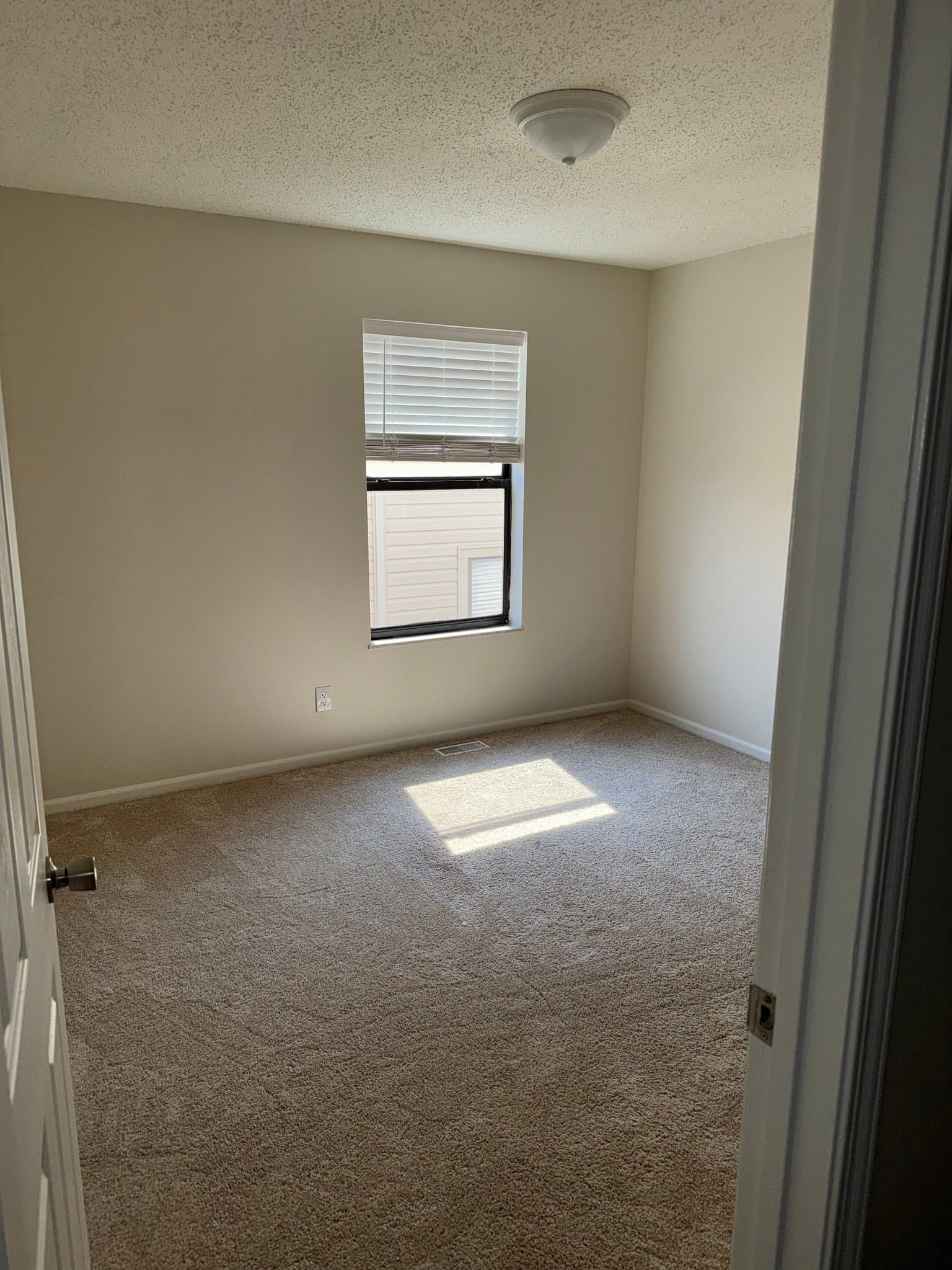 Fenton Townhome: 2529 Wyaconda Ct