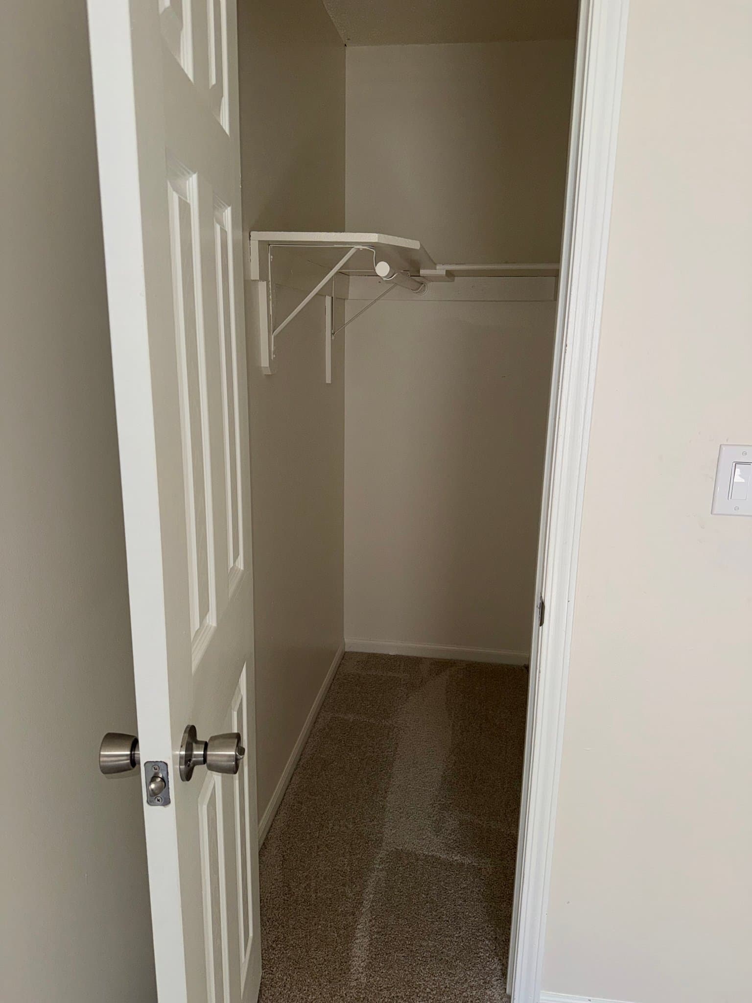 Fenton Townhome: 2529 Wyaconda Ct