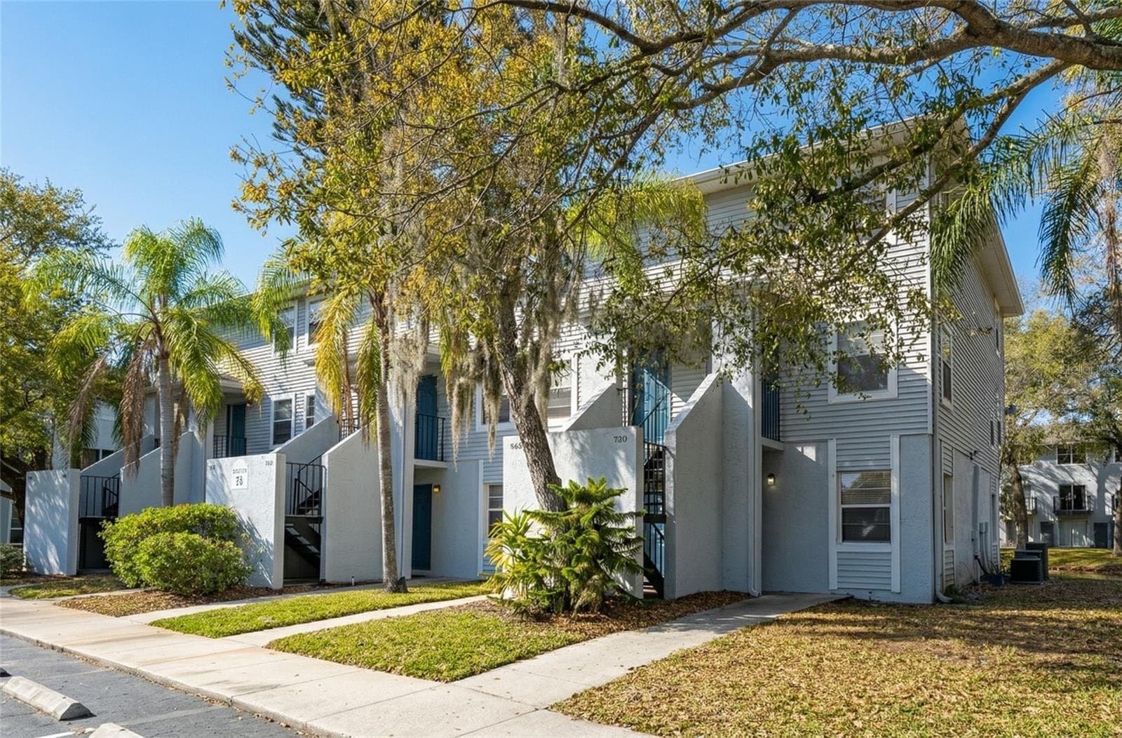 TAMPA Condo: 7009 WATERSIDE DR