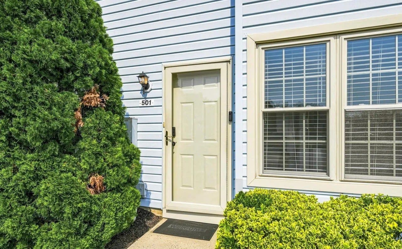 Sewell Condo: 501 Cascade Ct