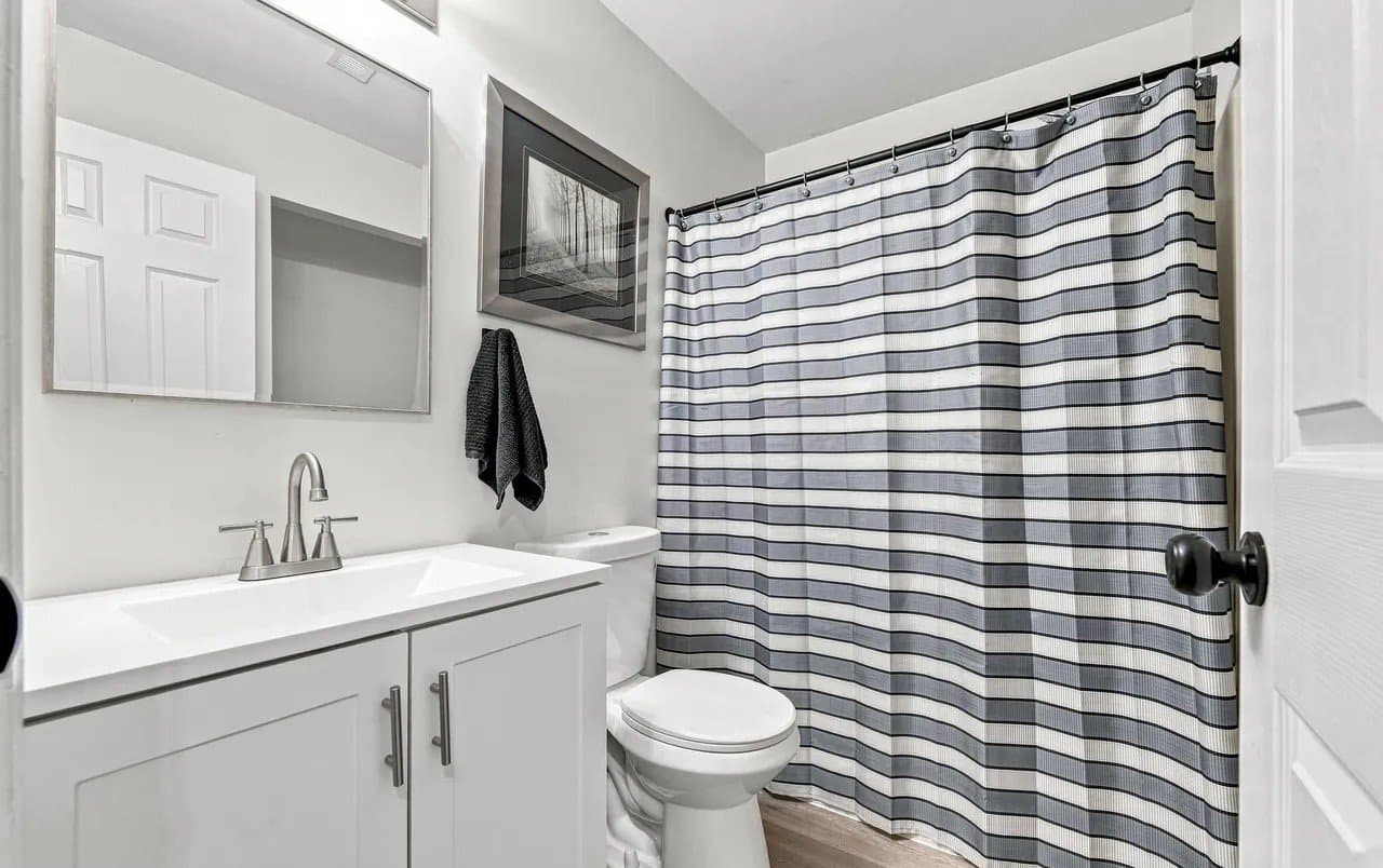 Sewell Condo: 501 Cascade Ct