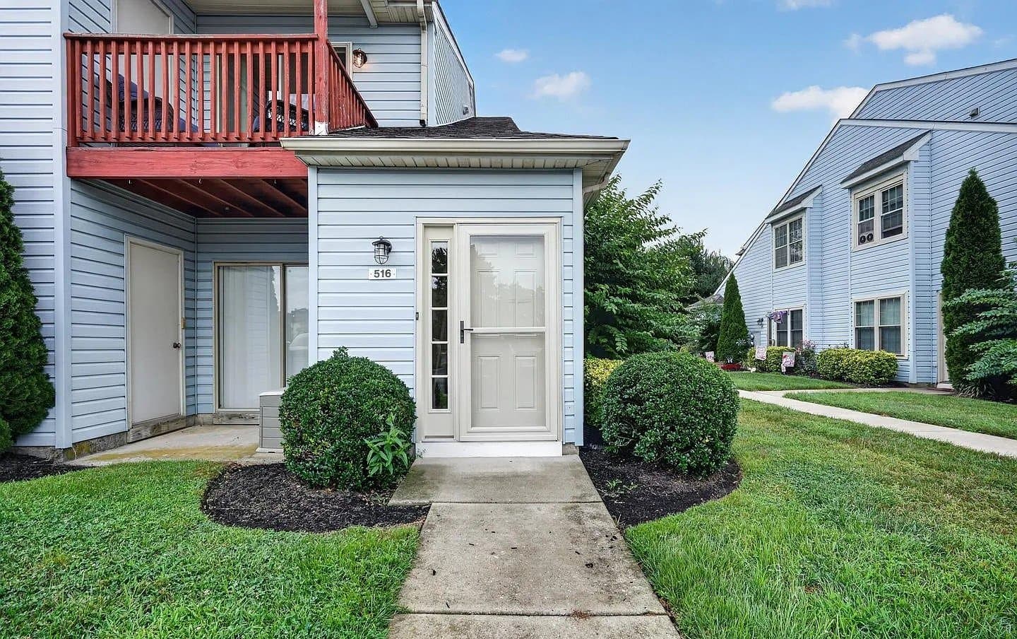 Sewell Condo: 516 Cascade Ct