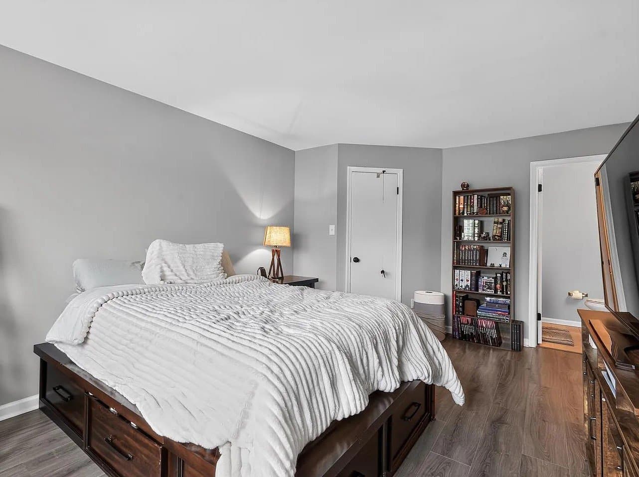 Sewell Condo: 516 Cascade Ct