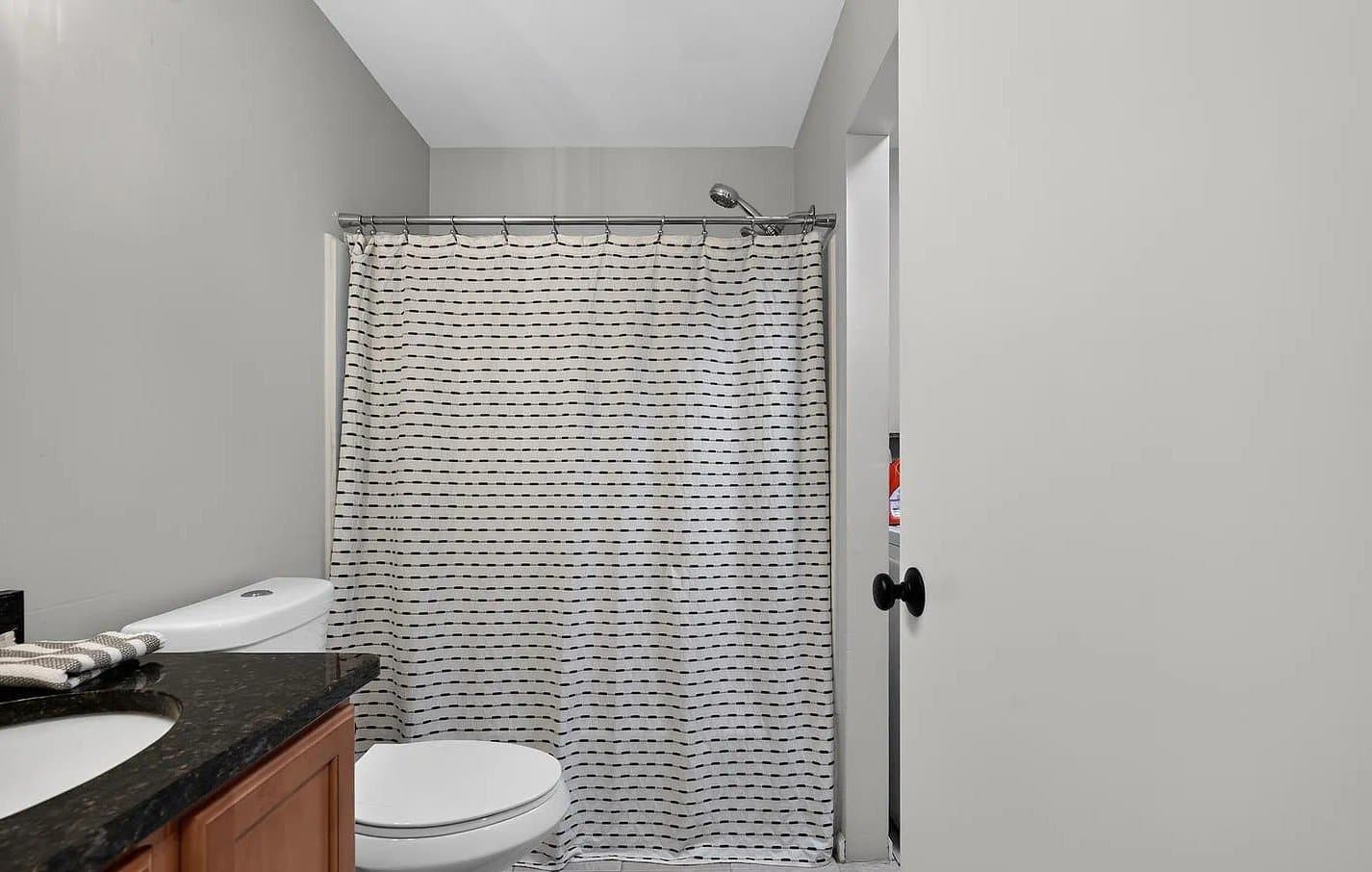 Sewell Condo: 516 Cascade Ct