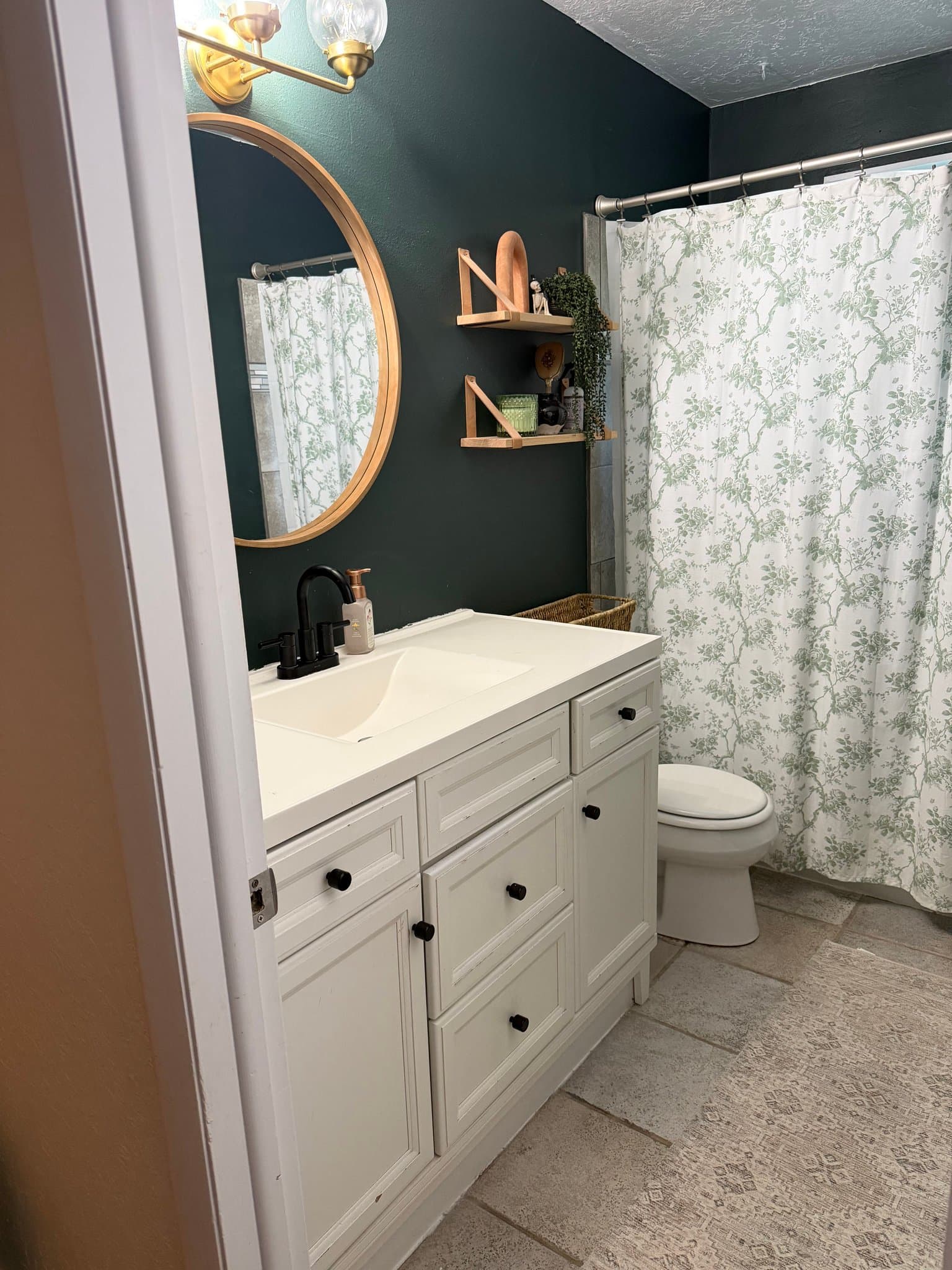 Smithfield House: 675 Maple Dr