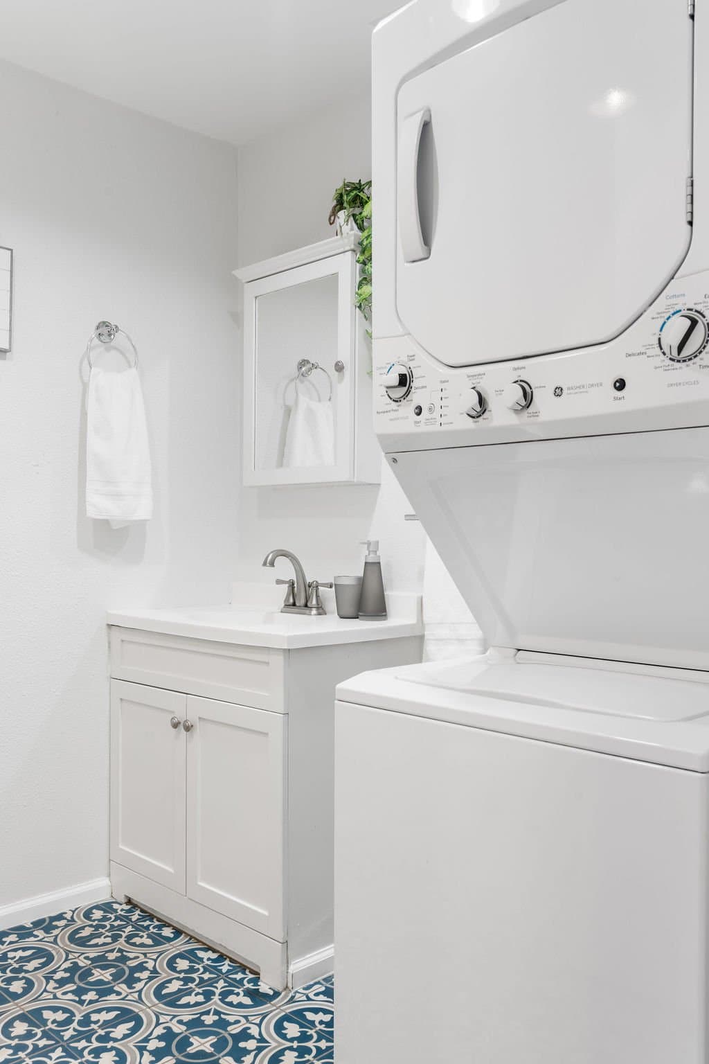 SAN FANCISCO Apartment: 85 Columbia Square