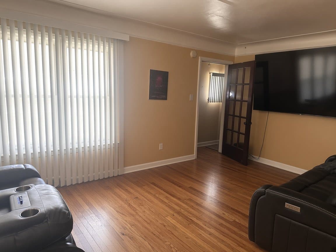 Detroit Single Room: 9591 Hartwell