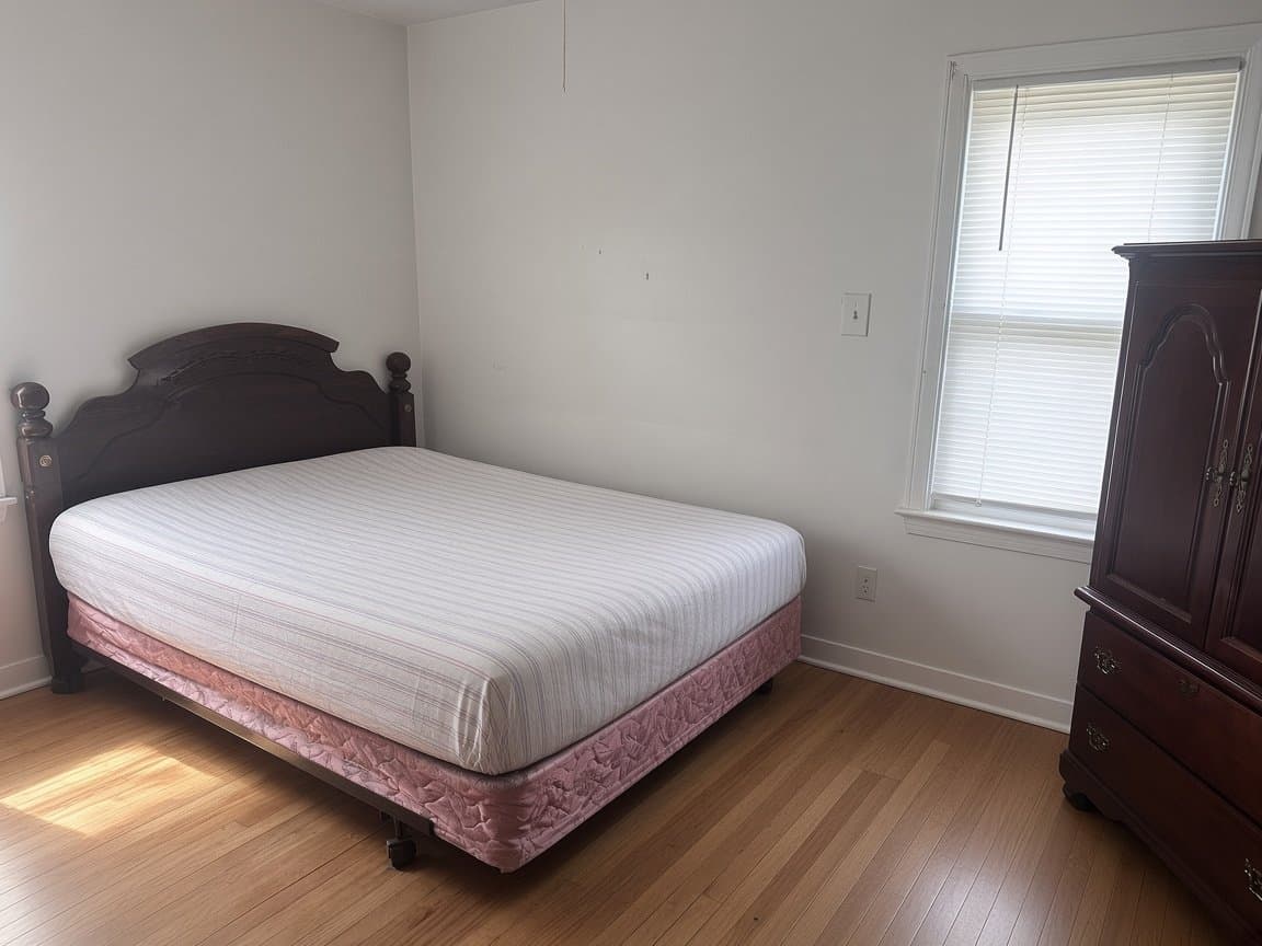 Detroit Single Room: 9591 Hartwell