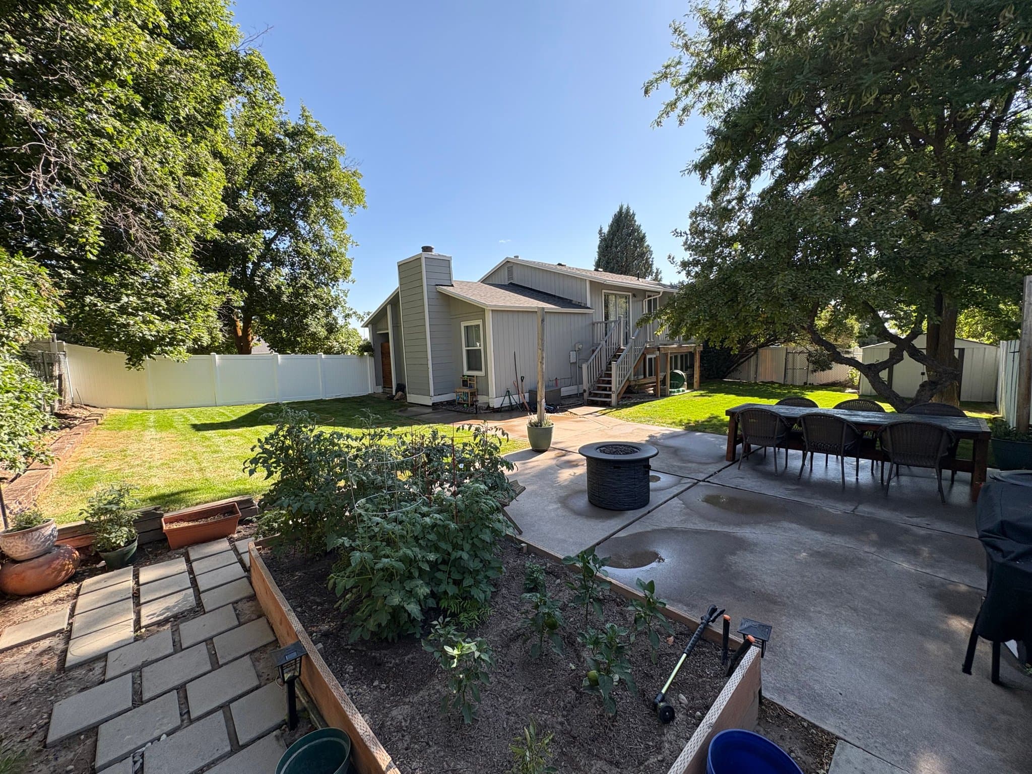Smithfield House: 675 Maple Dr