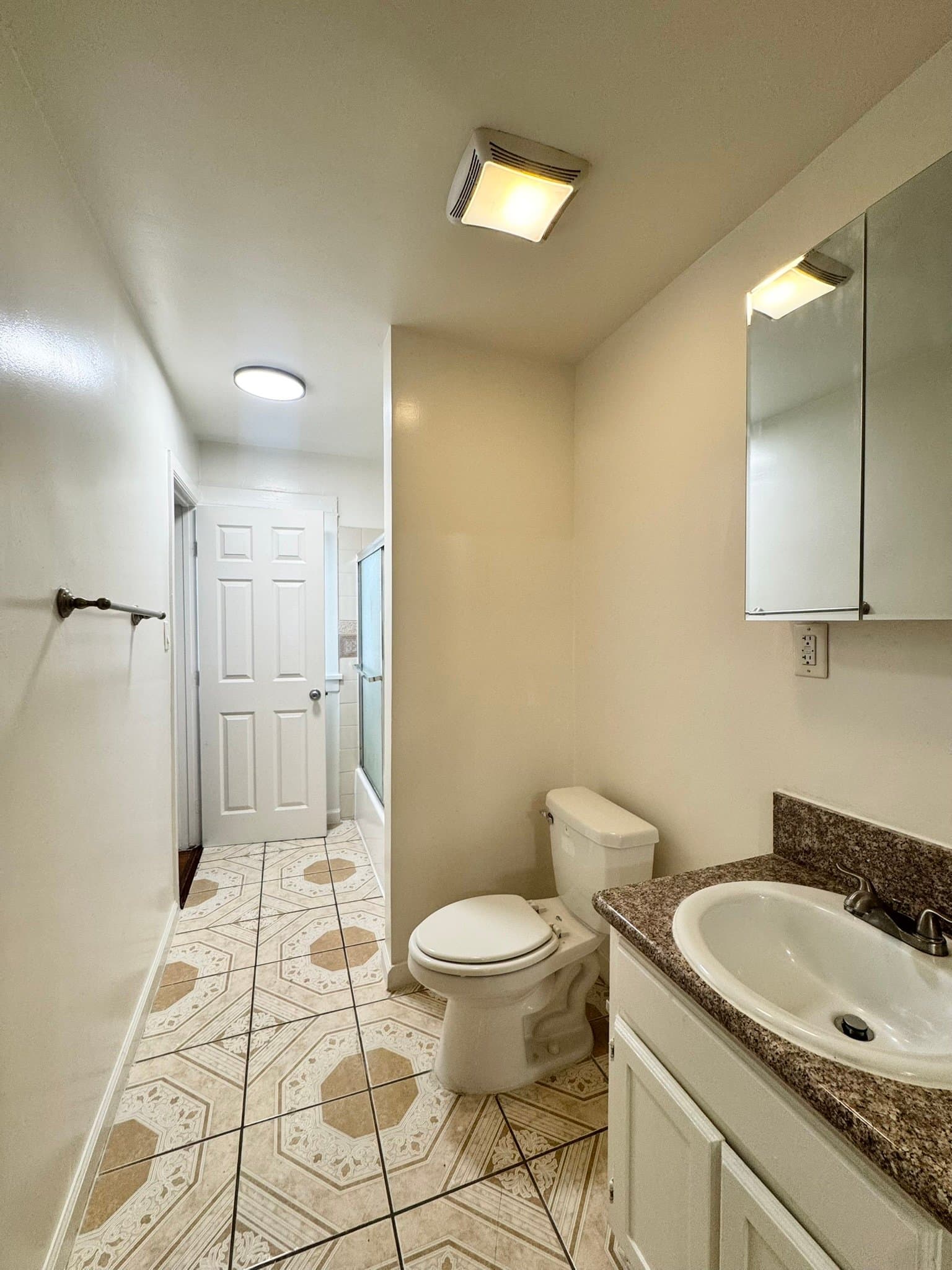 Los Angeles Apartment: 934 Arapahoe St