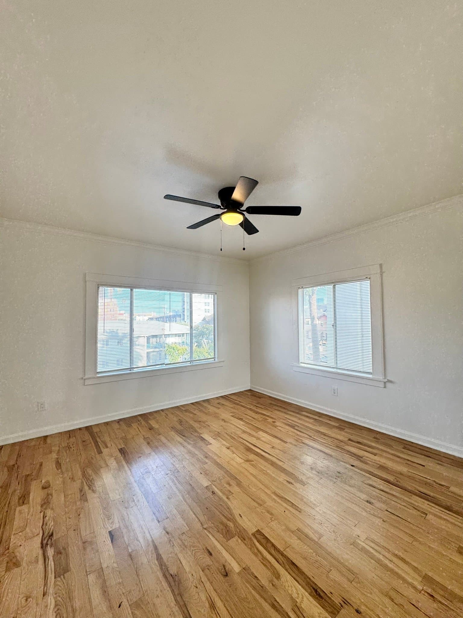 Los Angeles Apartment: 934 Arapahoe St