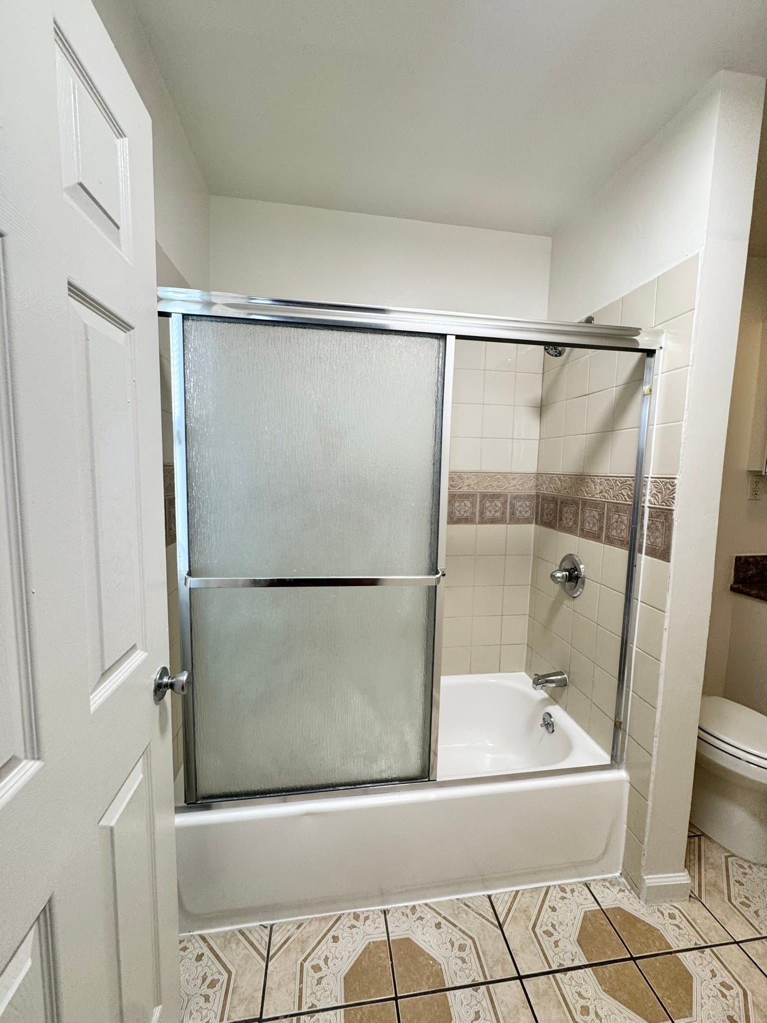 Los Angeles Apartment: 934 Arapahoe St
