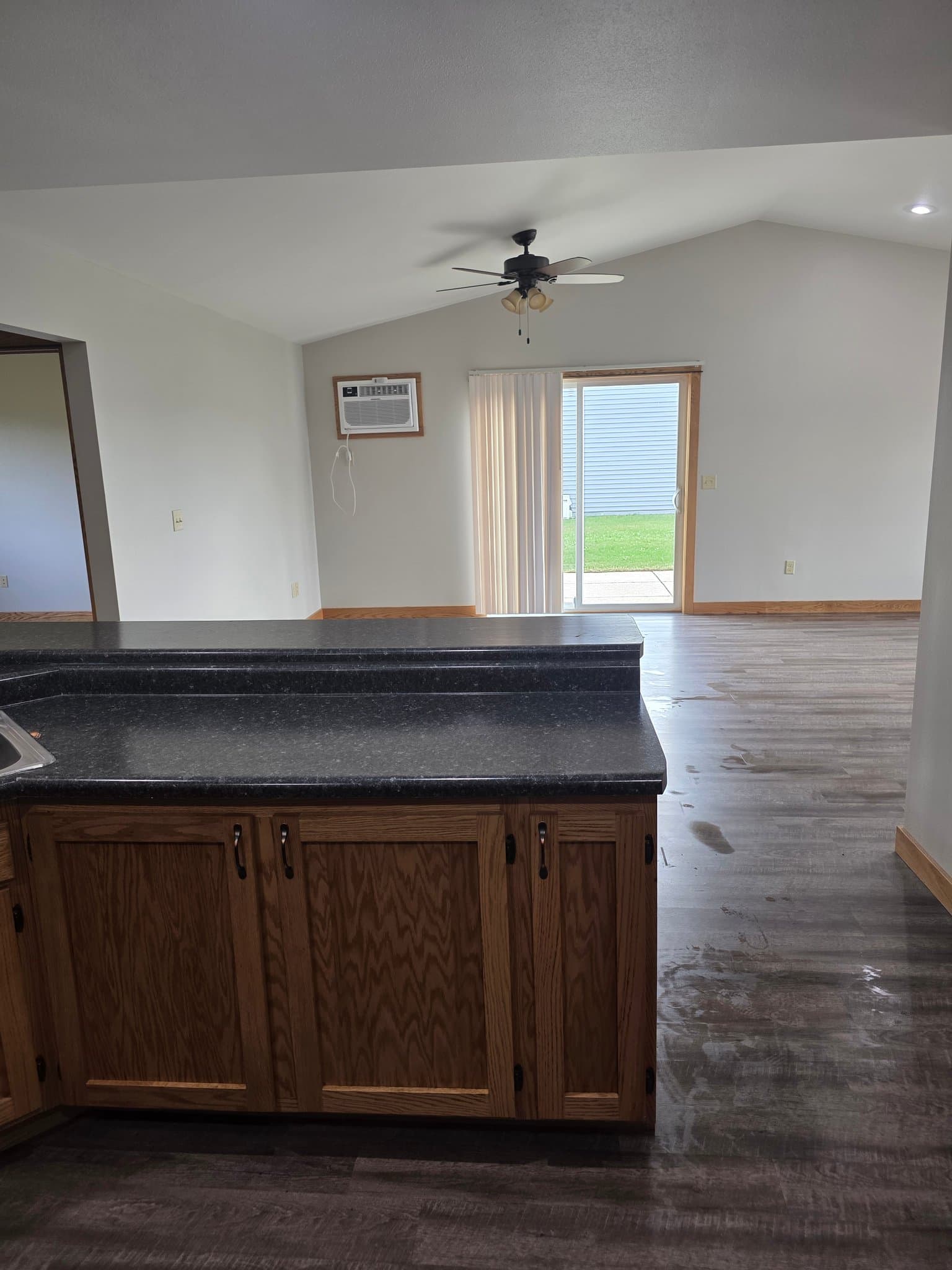 Bloomer Other: 112 Vine St