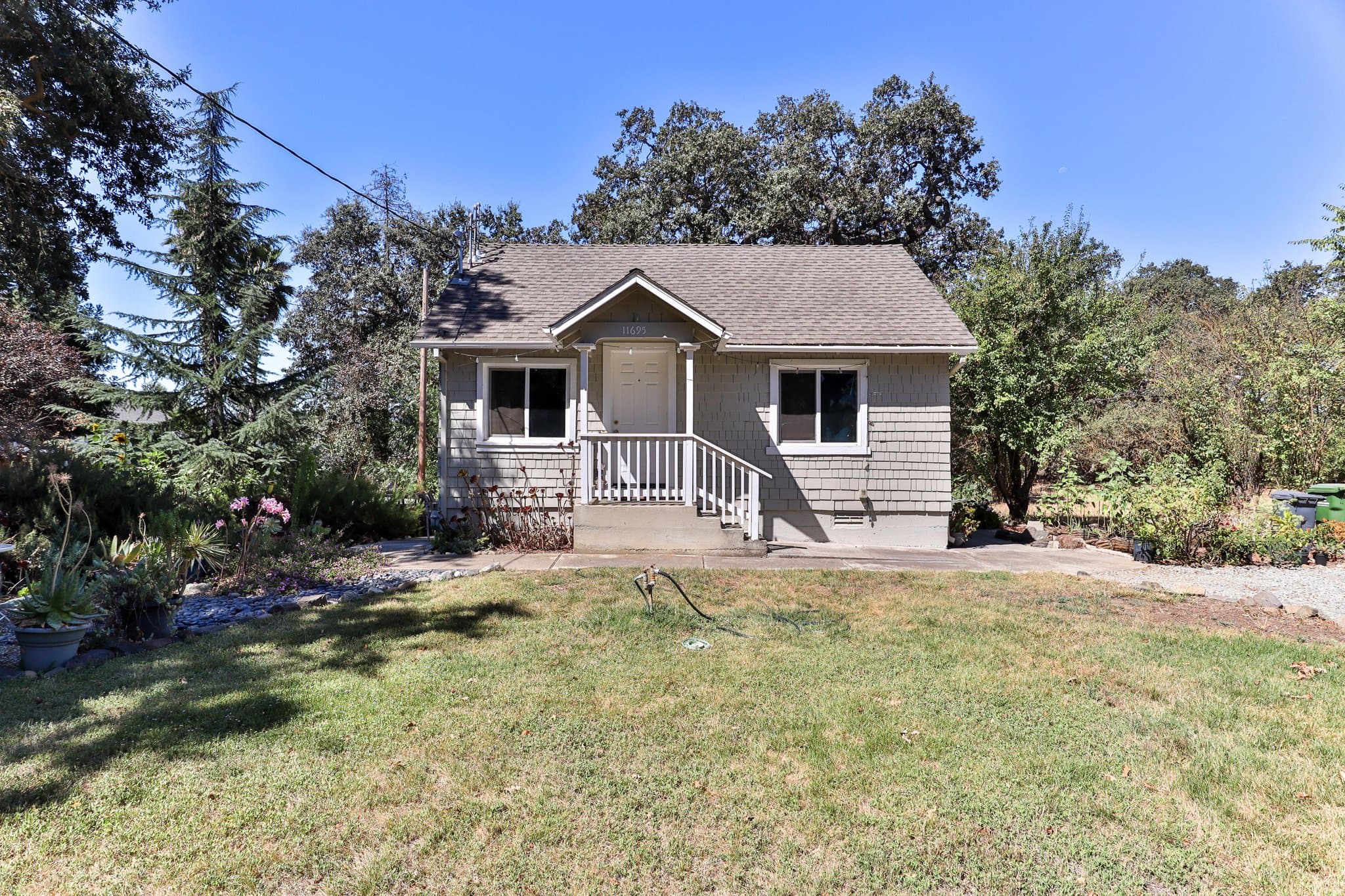 Gilroy House: 11695 Foothill Ave