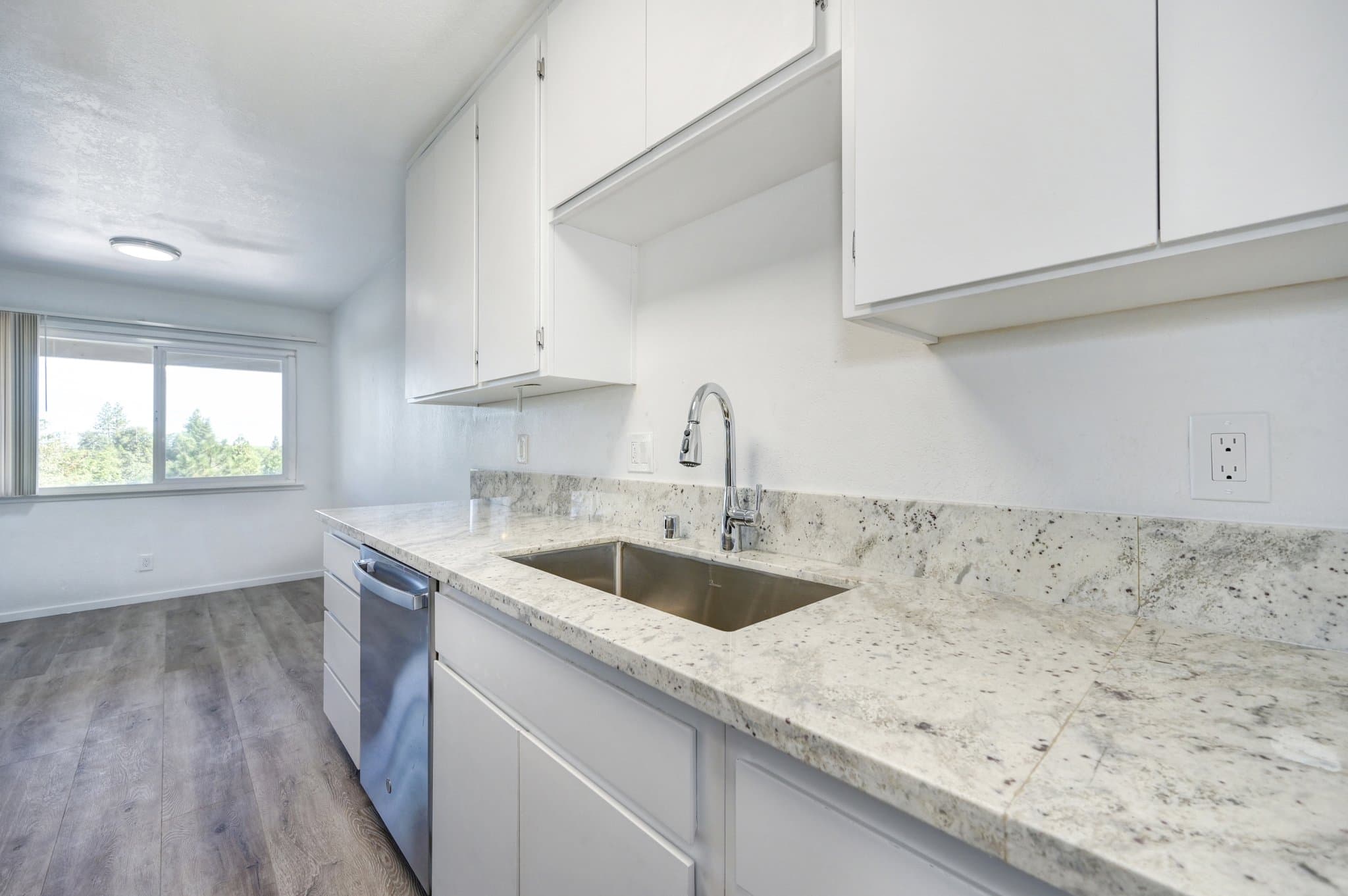 Sacramento Apartment: 2131 J St