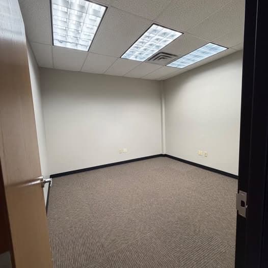 San Antonio Single Room: 16010 University Oak