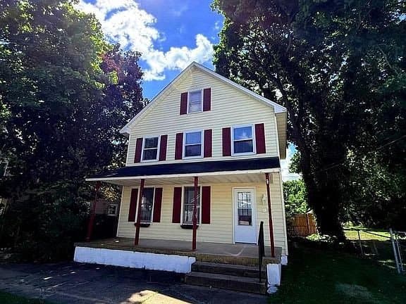 Clayton House: 320 Smyrna Ave