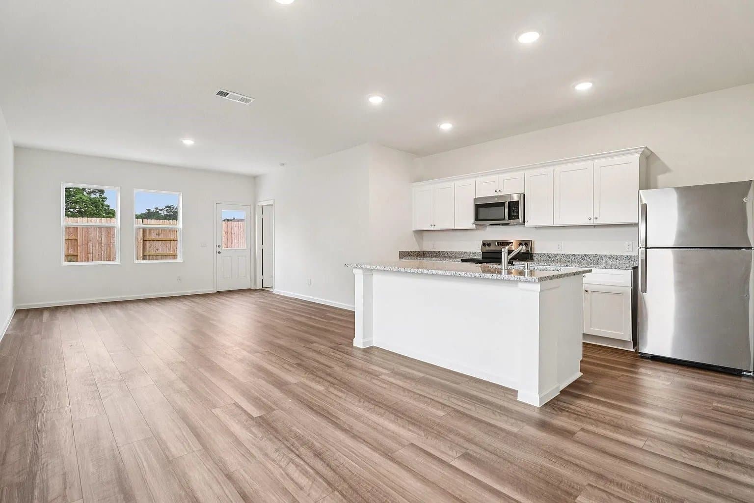 Conroe House: 9376 Boulder Blvd