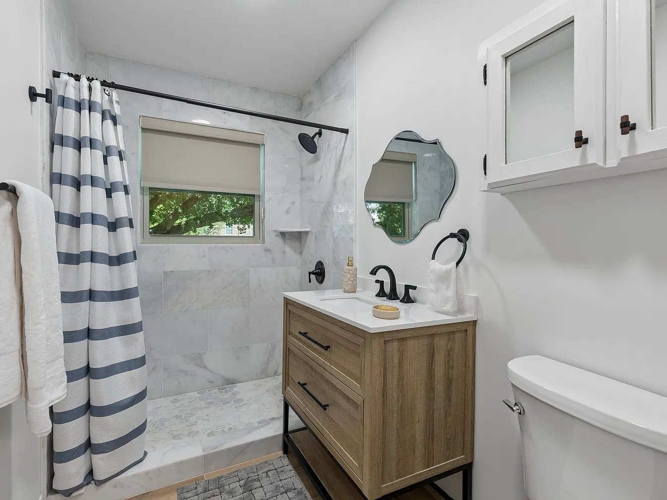 Colleyville House: 1212 W Murphy Rd