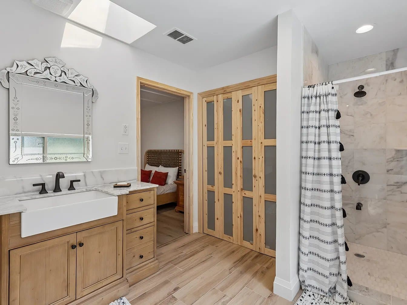 Colleyville House: 1212 W Murphy Rd
