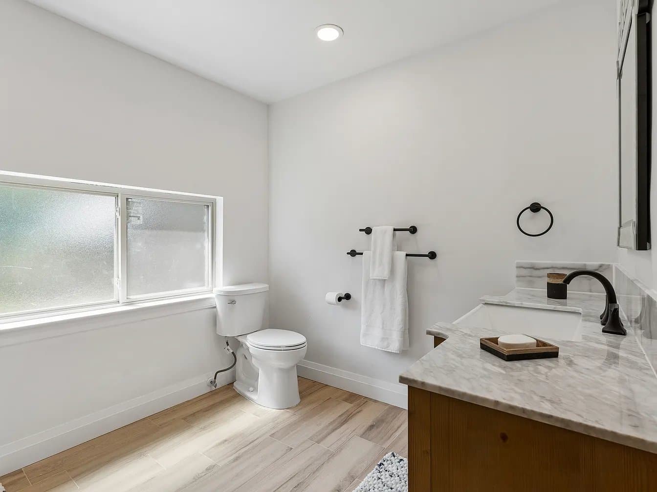 Colleyville House: 1212 W Murphy Rd