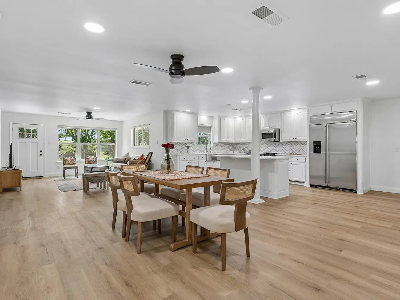 Colleyville House: 1212 W Murphy Rd