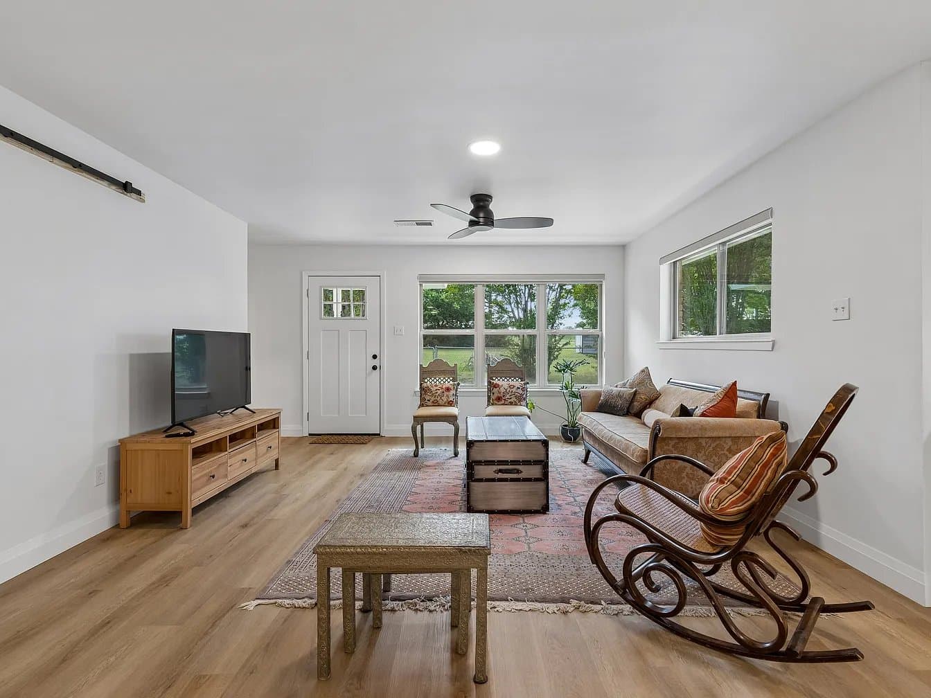 Colleyville House: 1212 W Murphy Rd