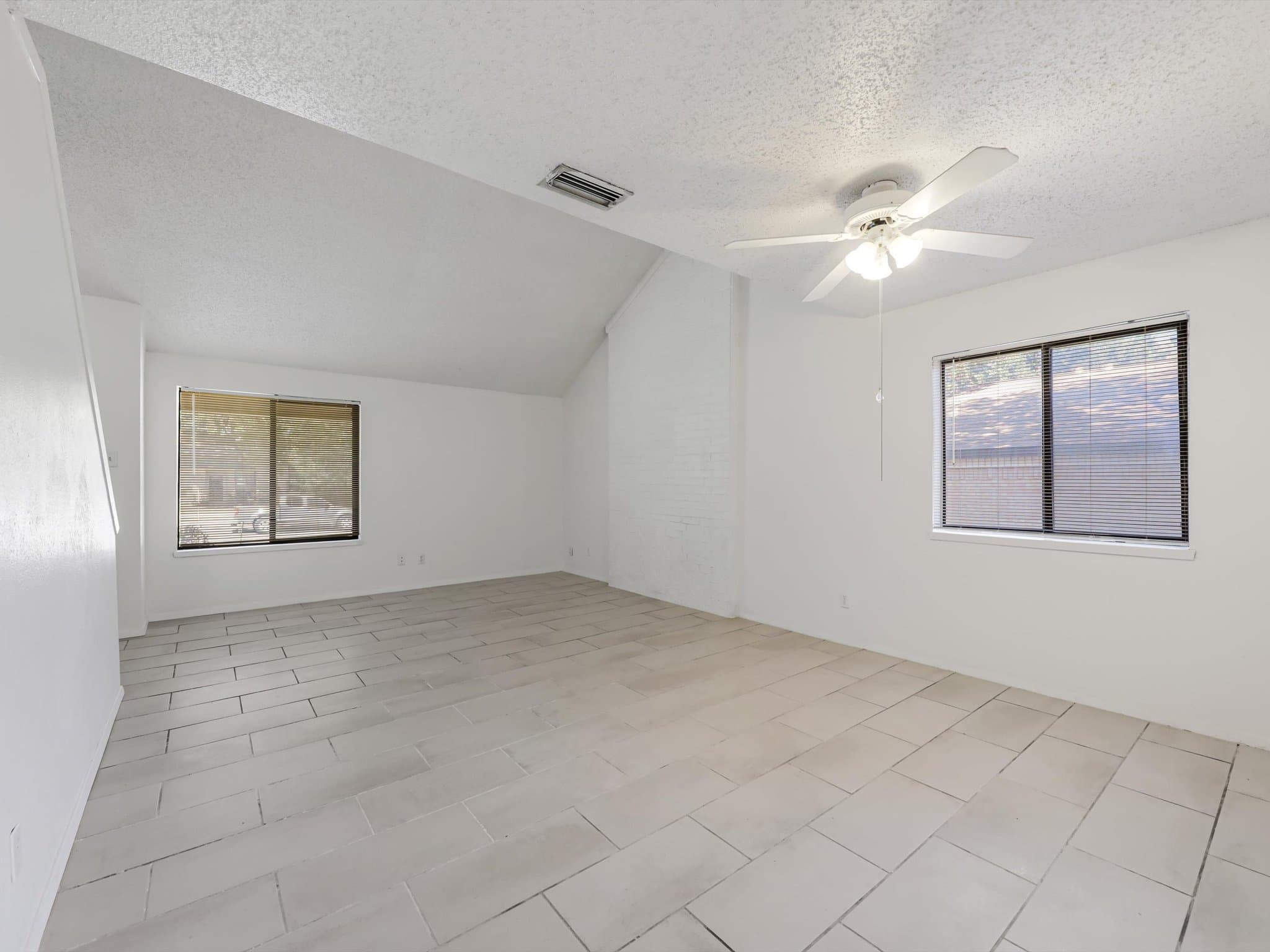 Garland House: 2826 Holy CCross