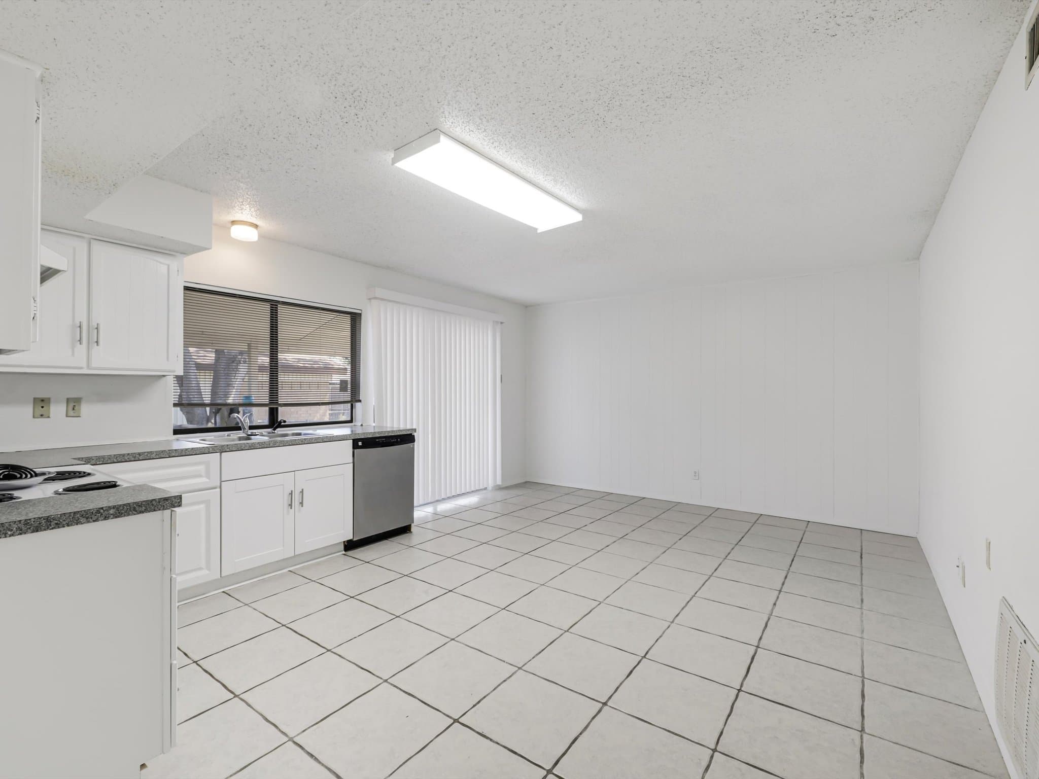 Garland House: 2826 Holy CCross
