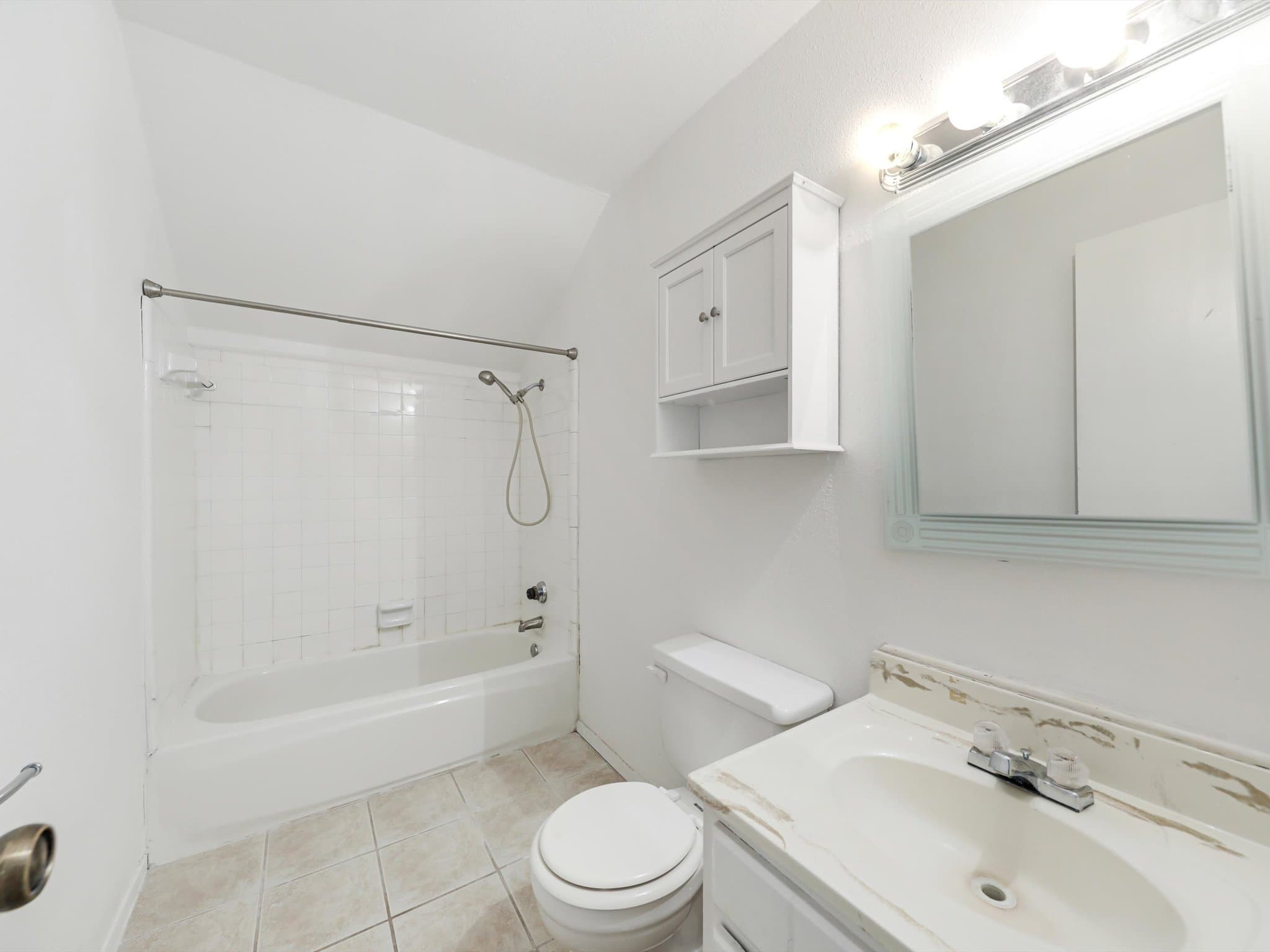 Garland House: 2826 Holy CCross