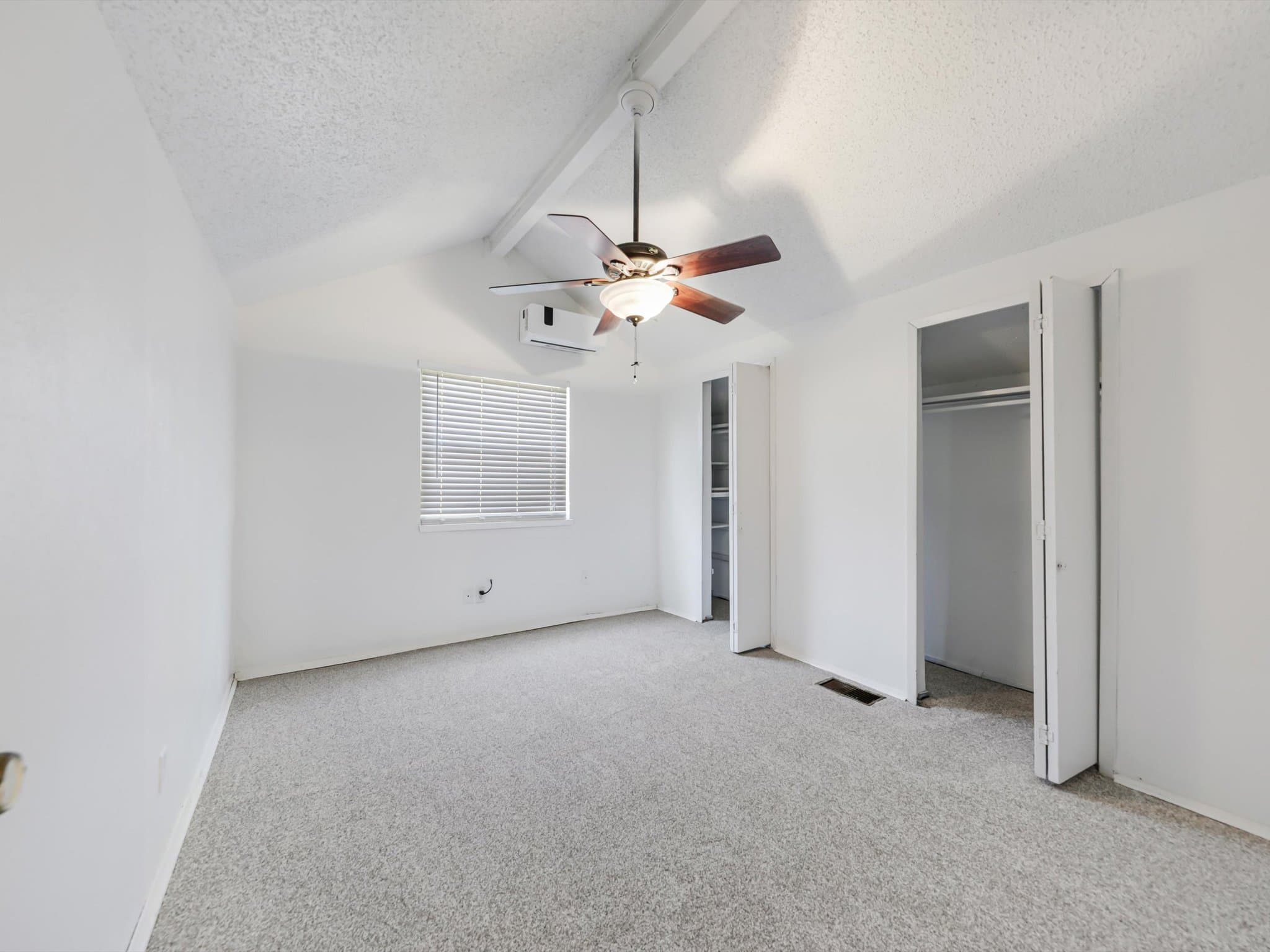 Garland House: 2826 Holy CCross