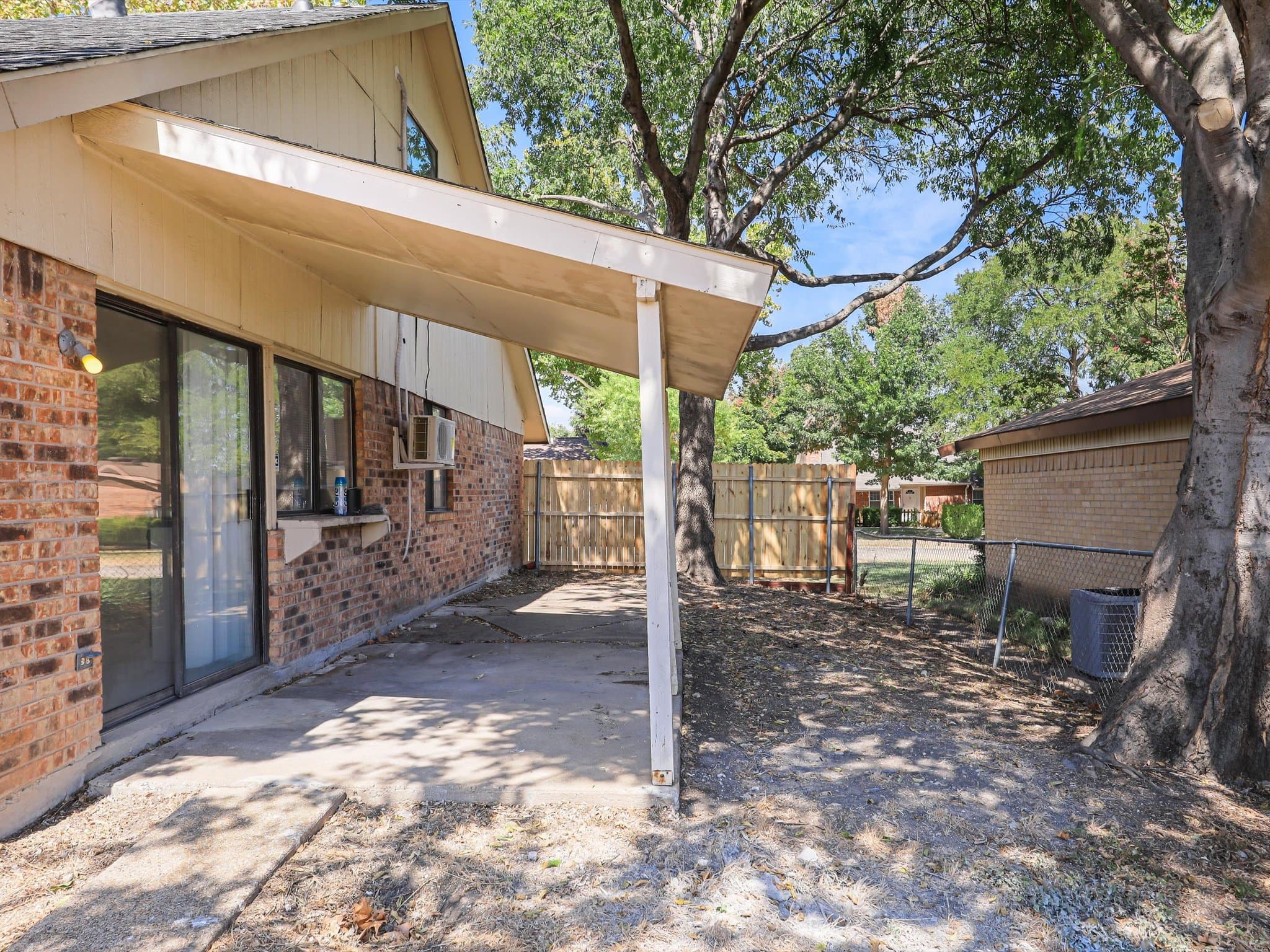 Garland House: 2826 Holy CCross