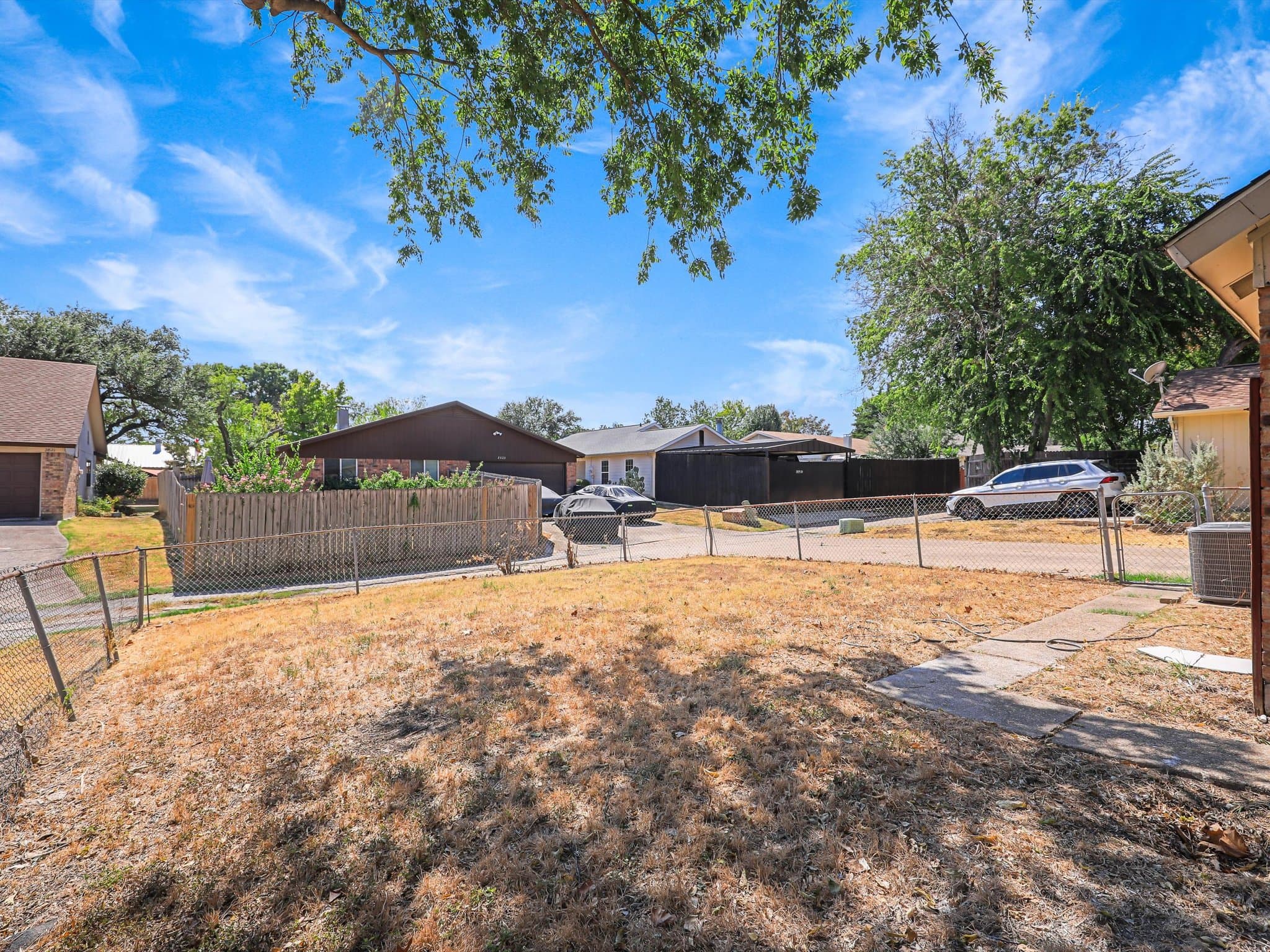 Garland House: 2826 Holy CCross
