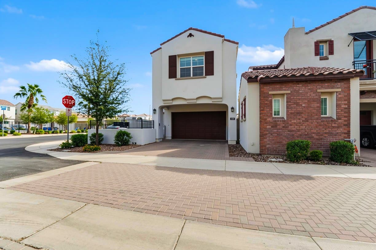 Gilbert House: 1497 E Megan St