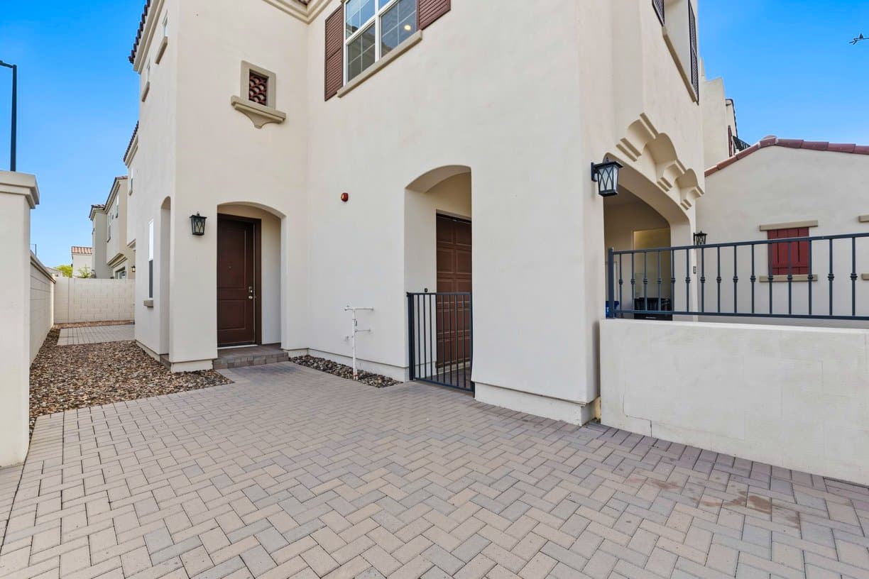 Gilbert House: 1497 E Megan St