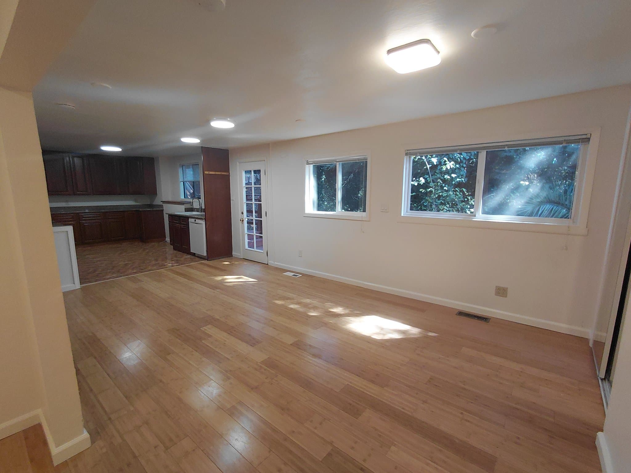 Richmond Apartment: 6170 Plymouth Ave