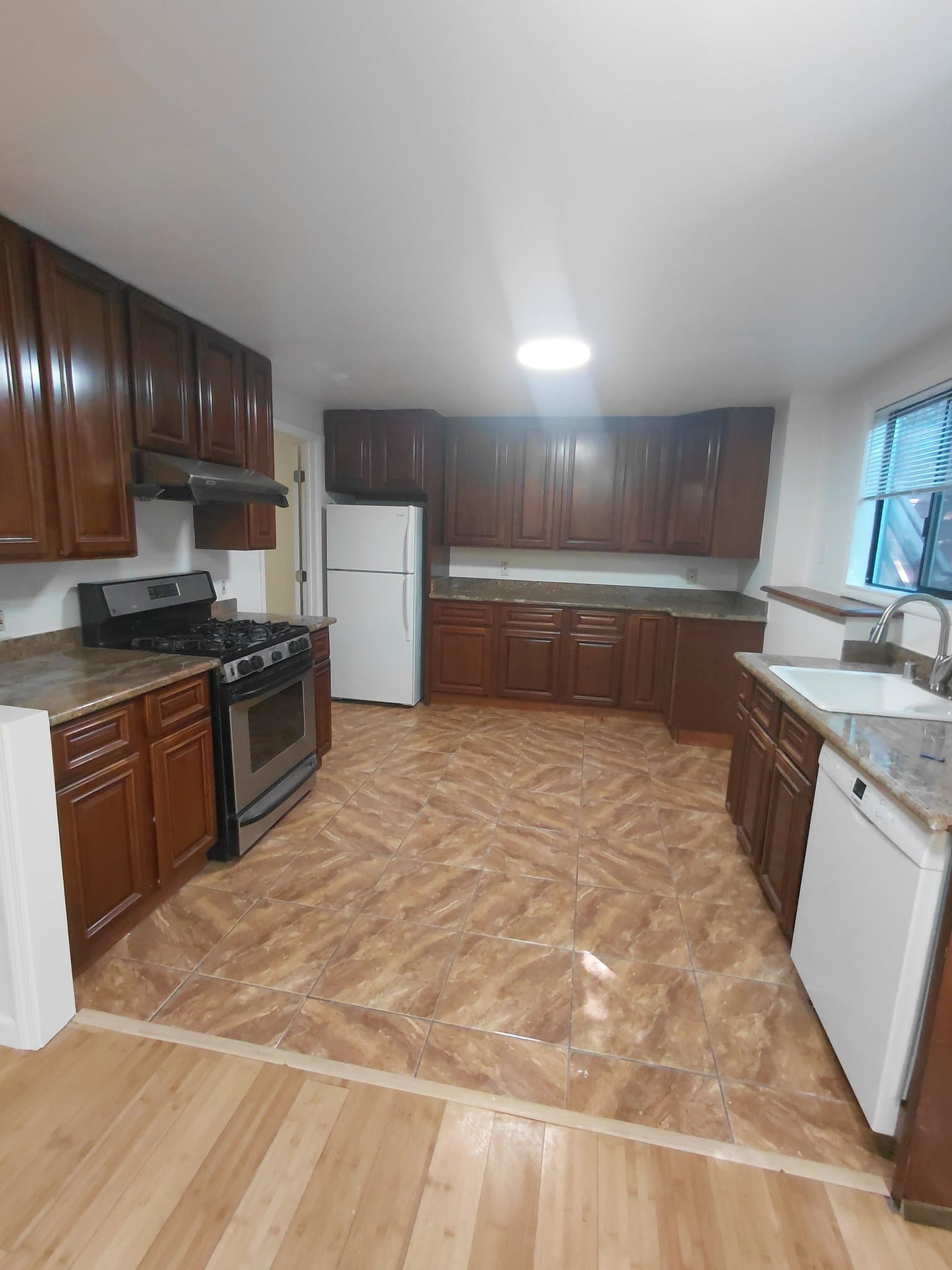 Richmond Apartment: 6170 Plymouth Ave
