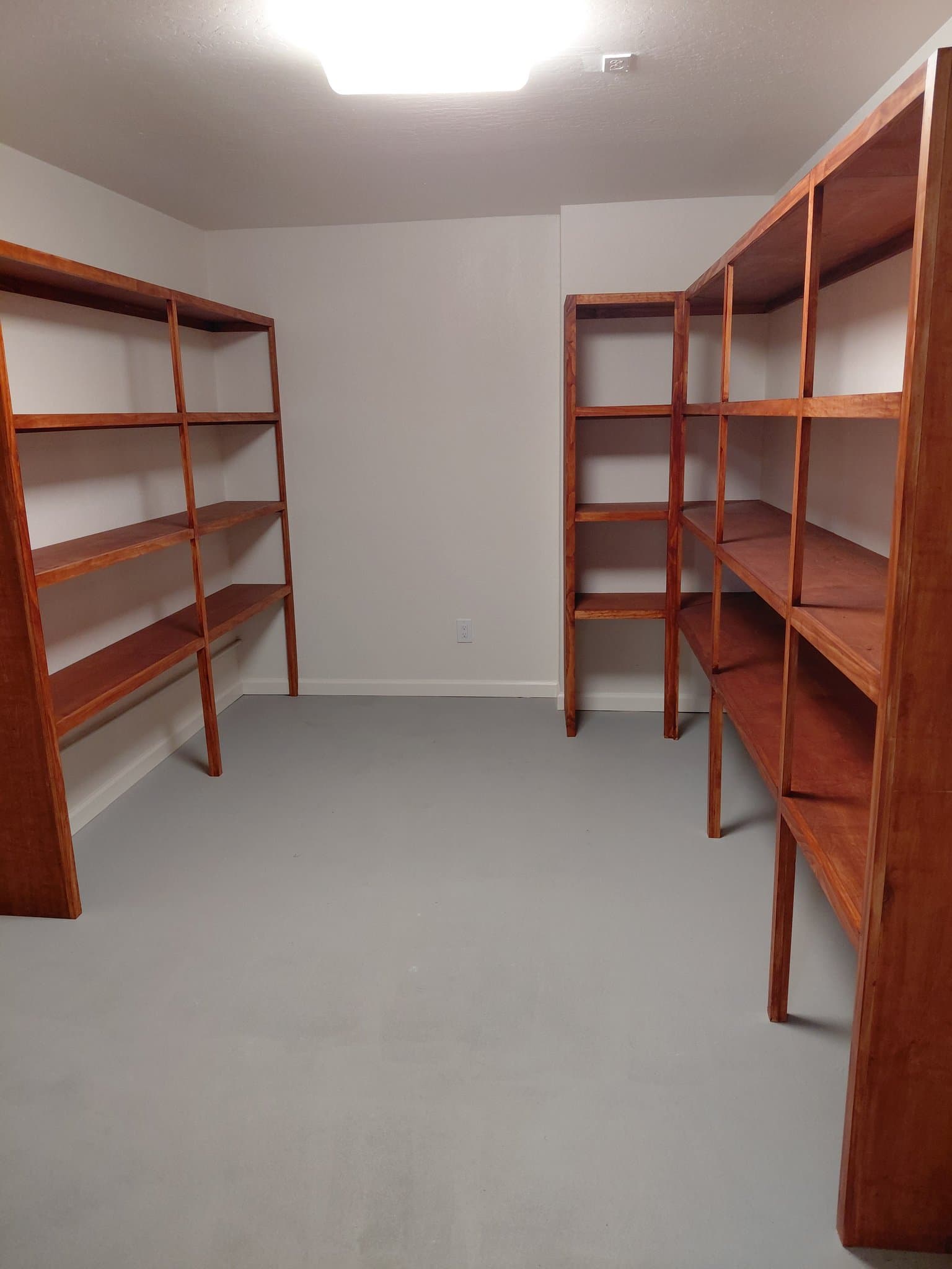 Richmond Apartment: 6170 Plymouth Ave