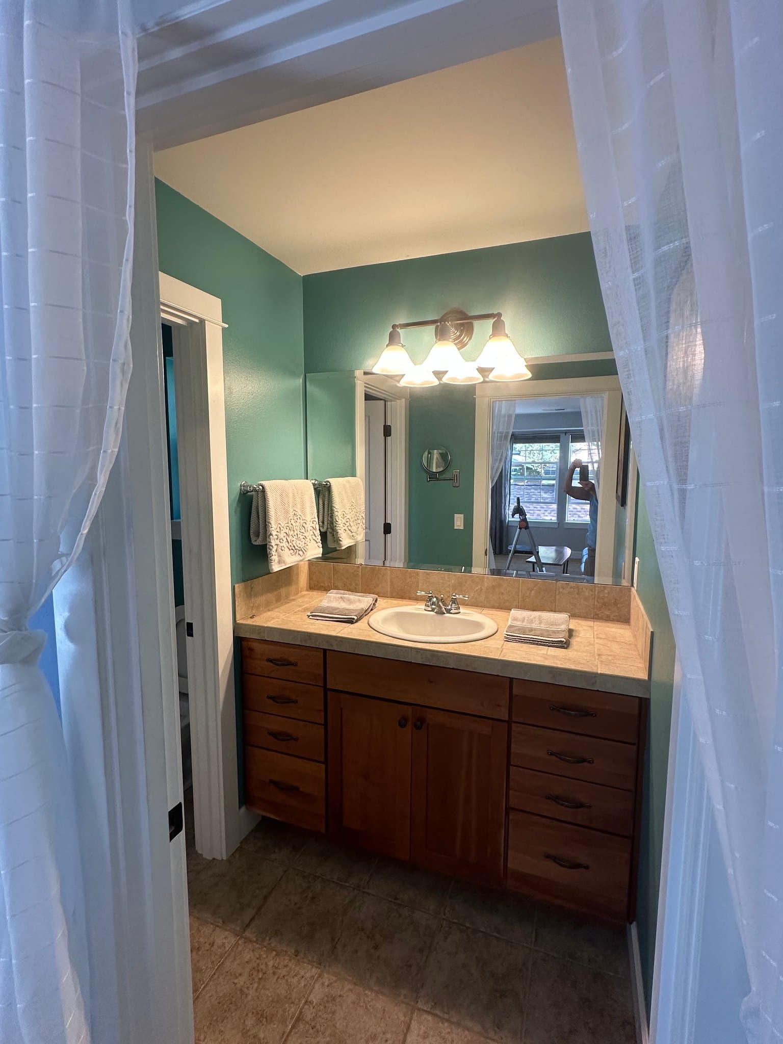 Bend House: 61525 cultus lake court