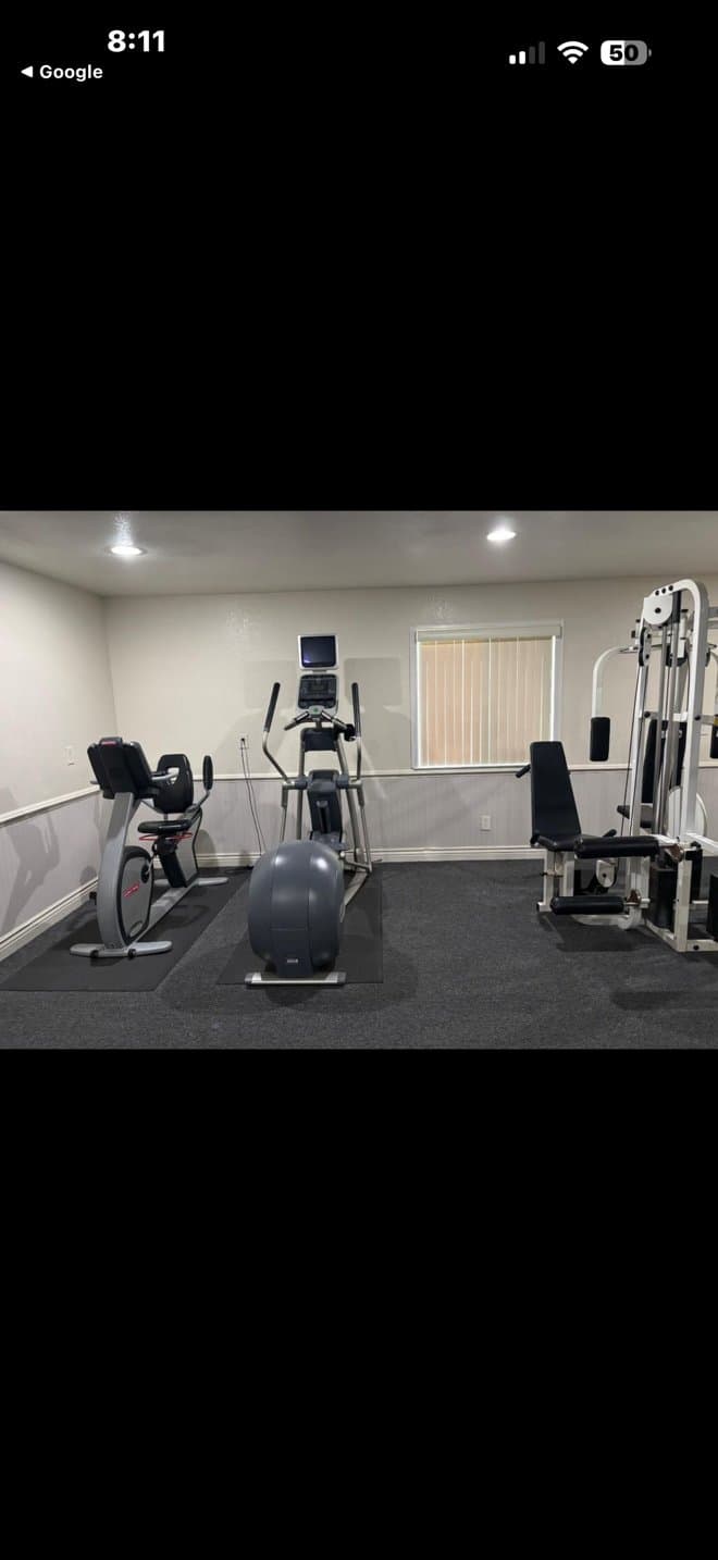 Clovis Condo: 471 W Santa Ana Ave